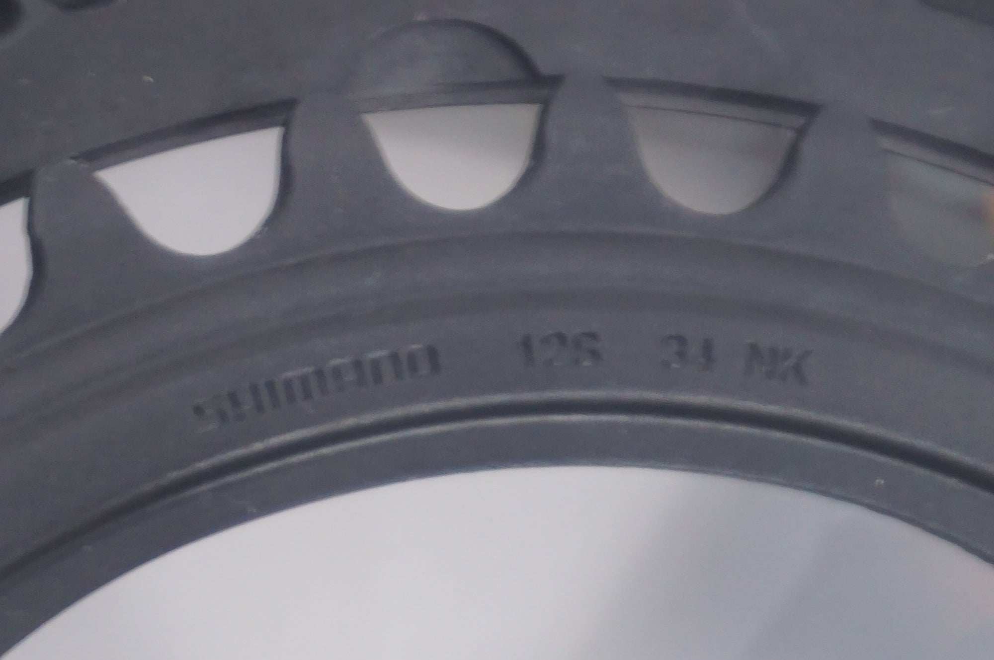 SHIMANO 「シマノ」 105 FC-R7100 50-34T 165mm クランクセット