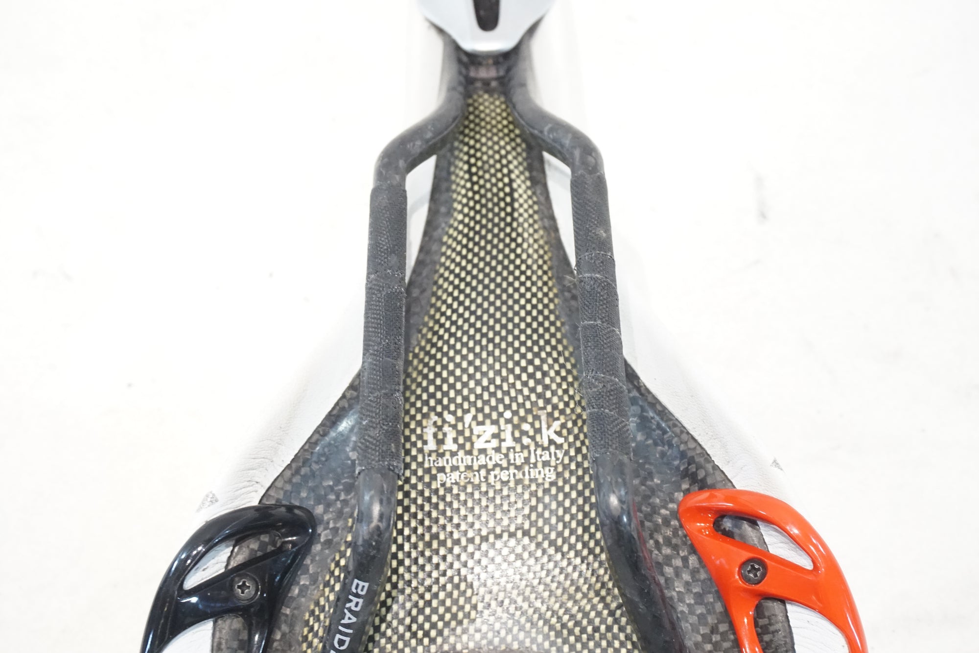 FIZIK 「フィジーク」 ALIANTE R1 カーボンレール サドル / 横浜戸塚店