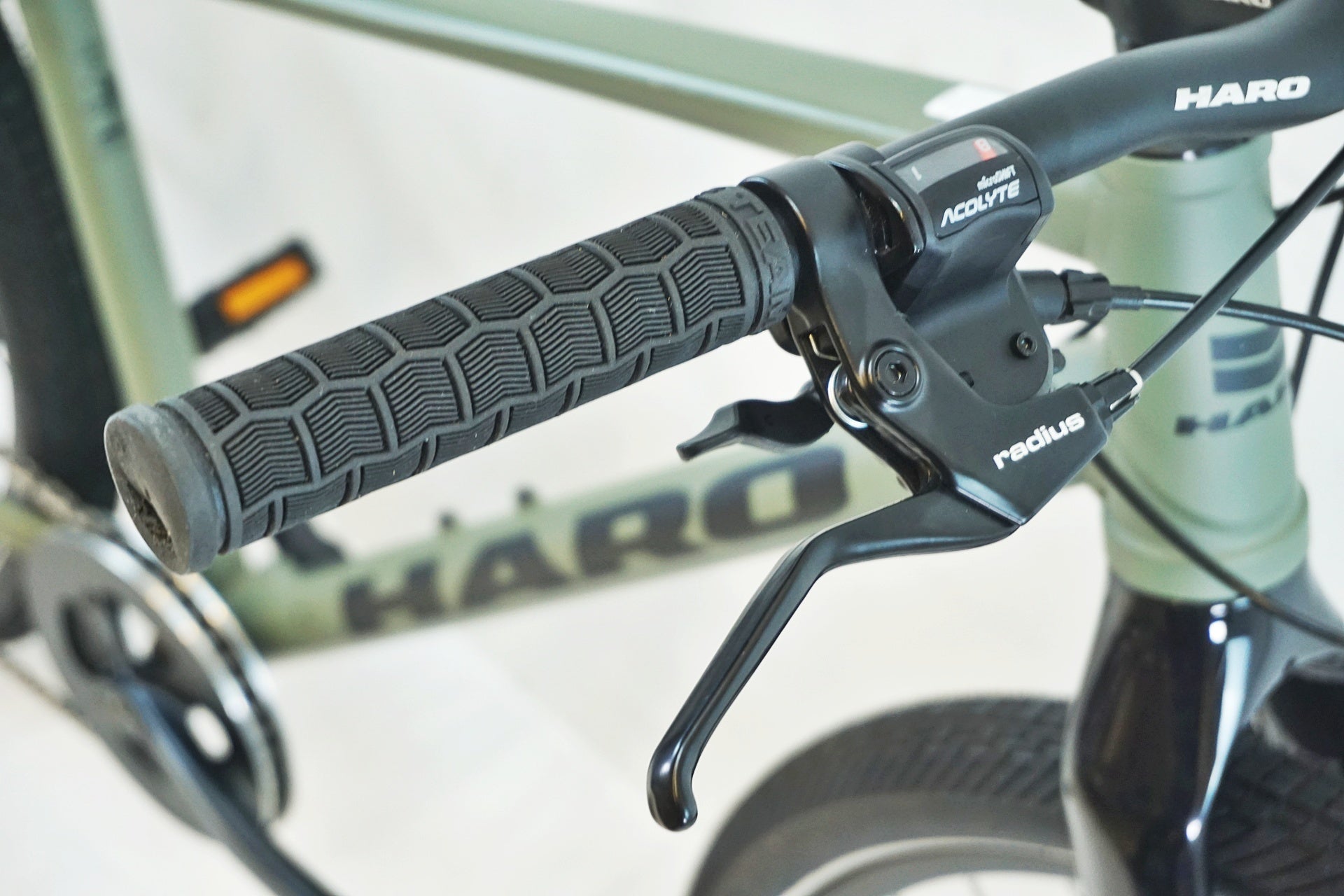 HARO 「ハロー」 BEASLEY27.5 2024年モデル 27.5インチ クロスバイク / 有明ガーデン店