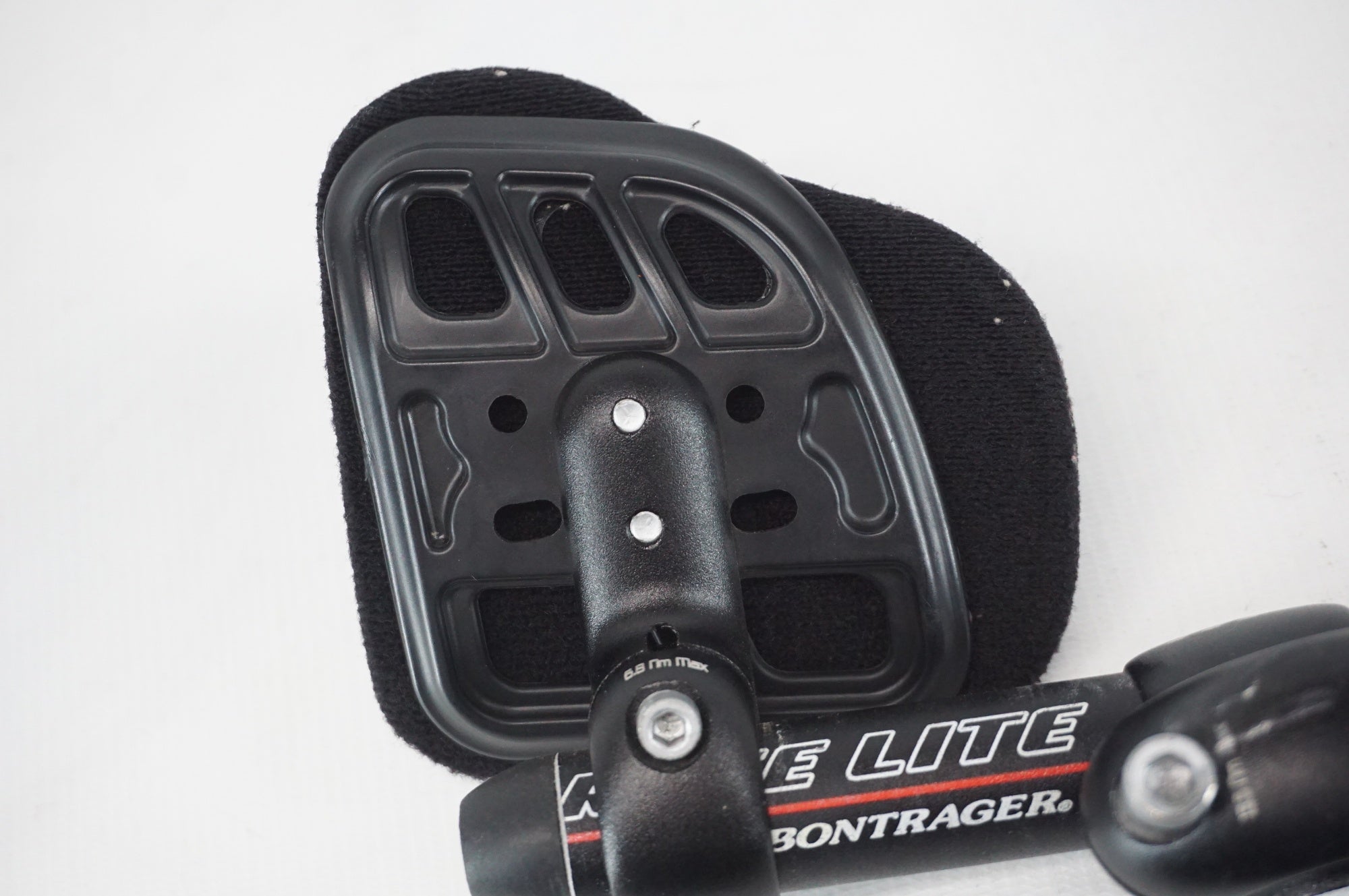 BONTRAGER 「ボントレガー」 RACE LITE Φ31.8 260mm TTバー / 阪急塚口