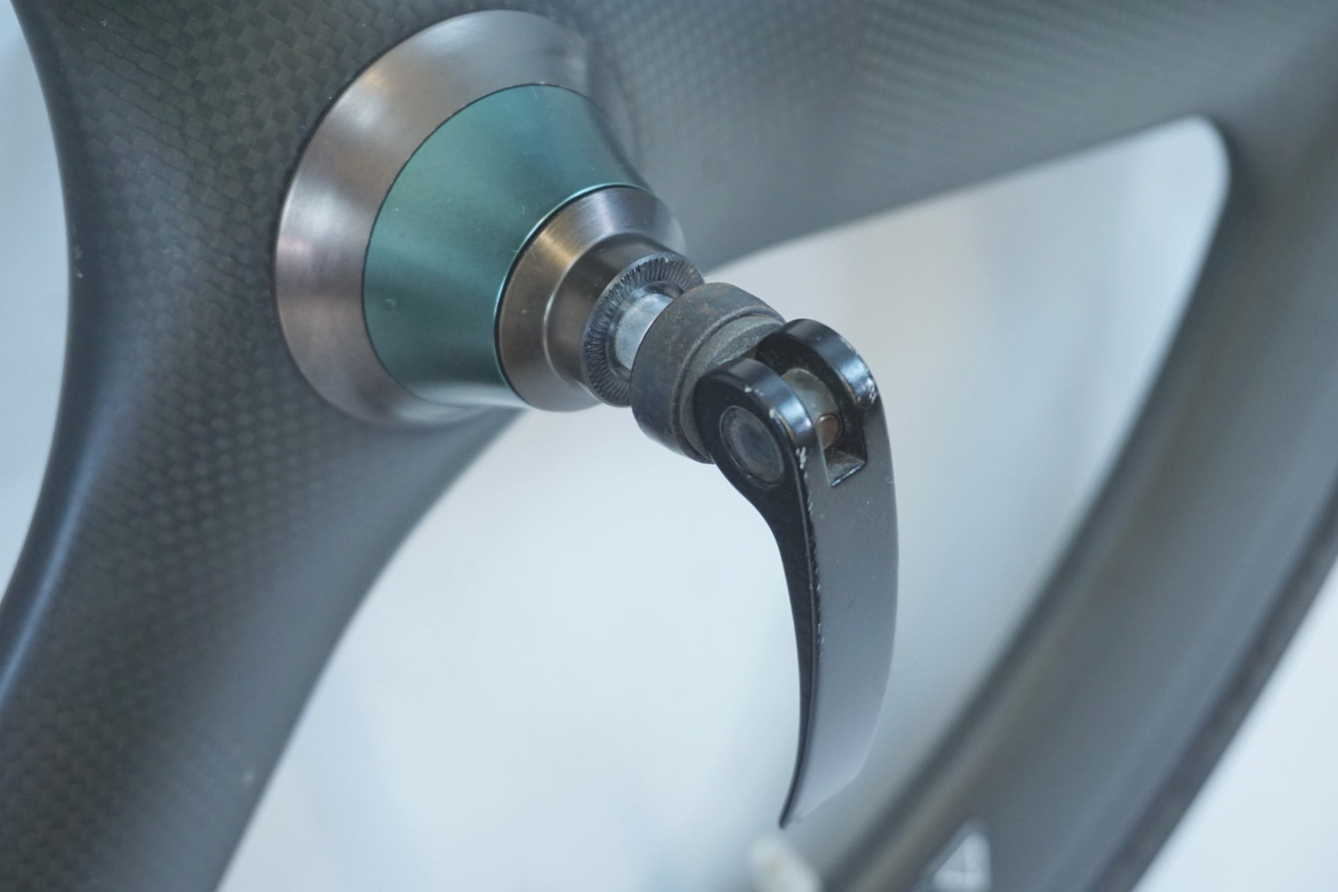 KITT DESIGN 「キット デザイン」 CARBON WHEEL シマノ 11S バトン