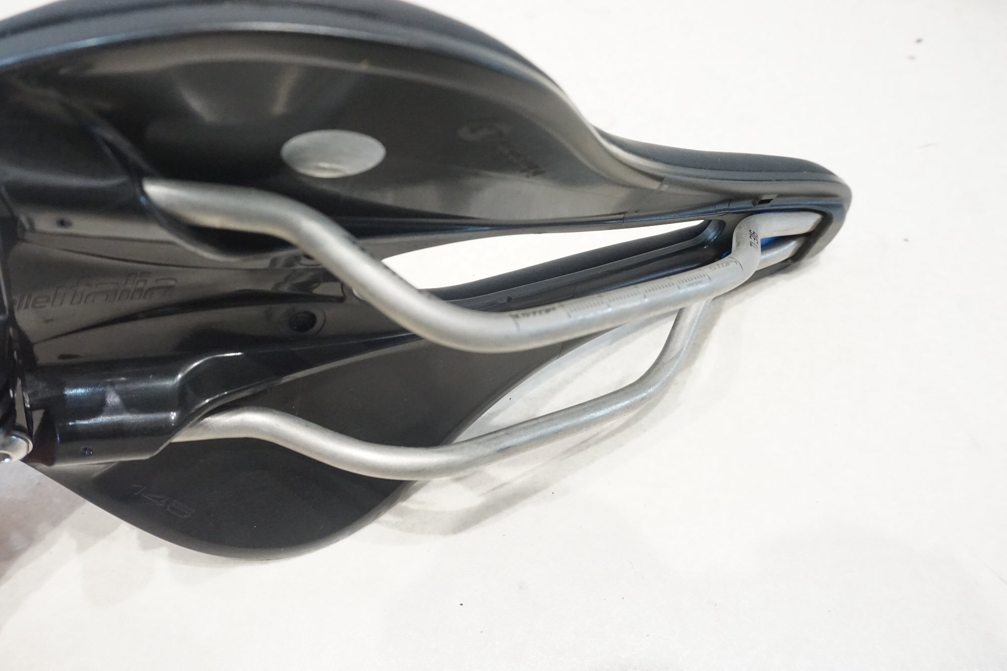 SELLE ITALIA 「セライタリア」 SLR BOOST チタンレール サドル / 横浜