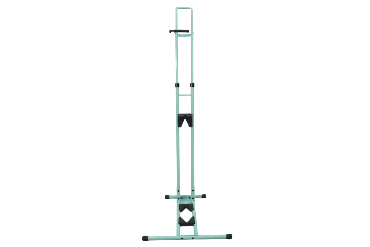 IWA 「イワ」 A01V SPECIAL ディスプレイスタンド / バイチャリ浦和ベース