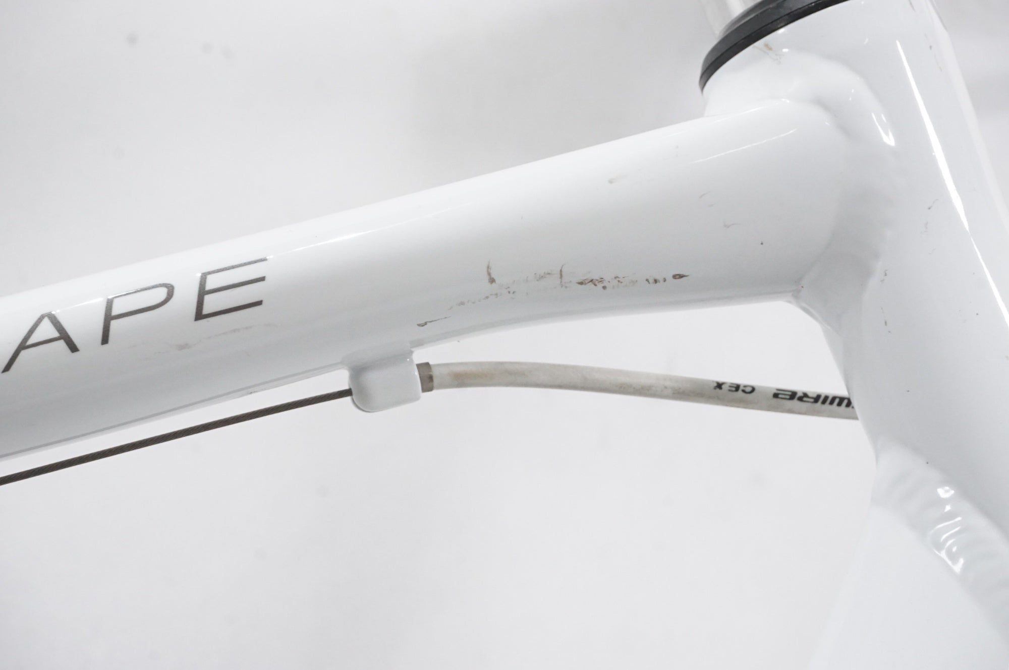 GIANT 「ジャイアント」 ESCAPE R3 2021年モデル クロスバイク / AKIBA店