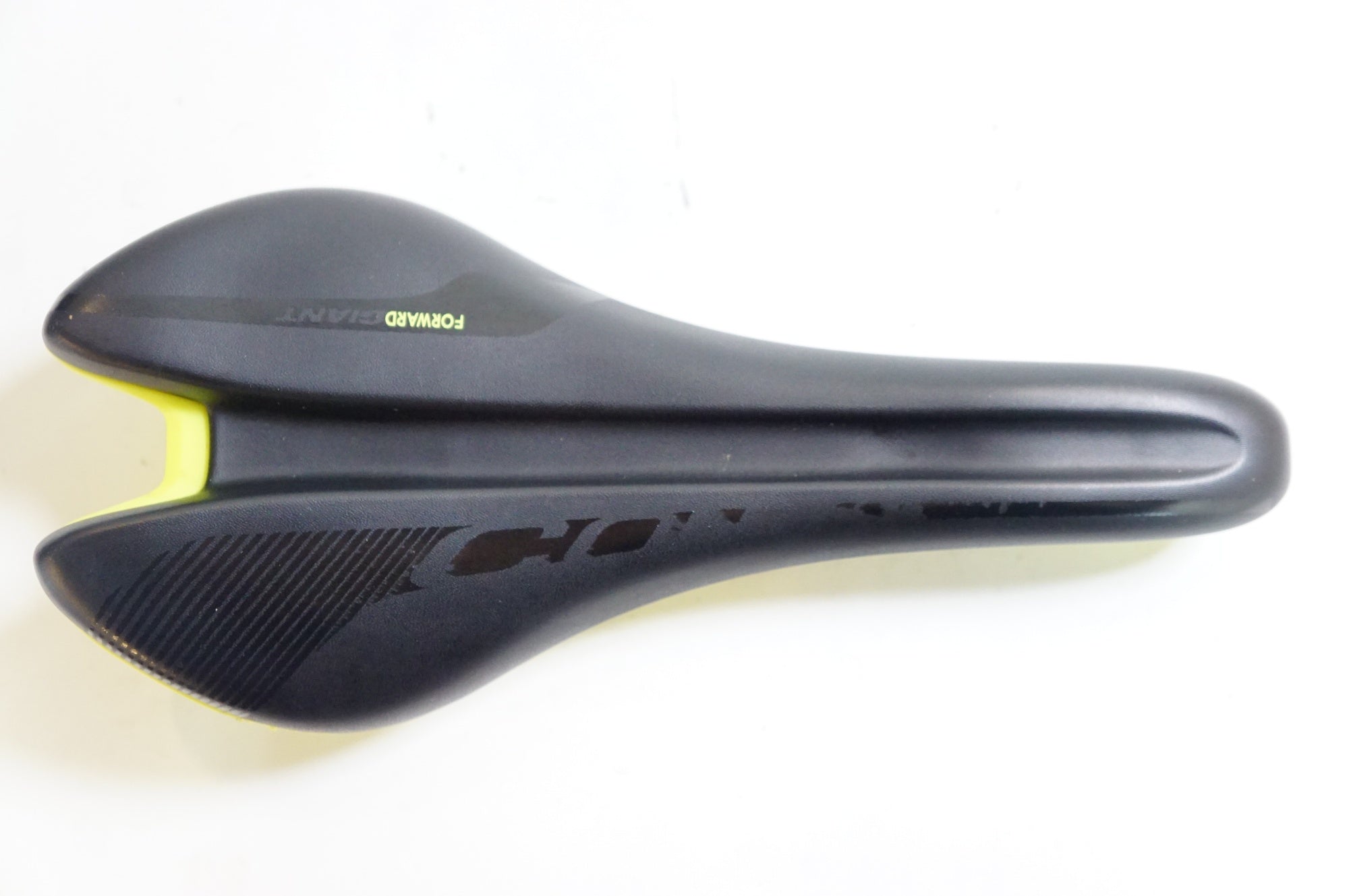 GIANT 「ジャイアント」 CONTACT FORWARD サドル / 熊谷本店