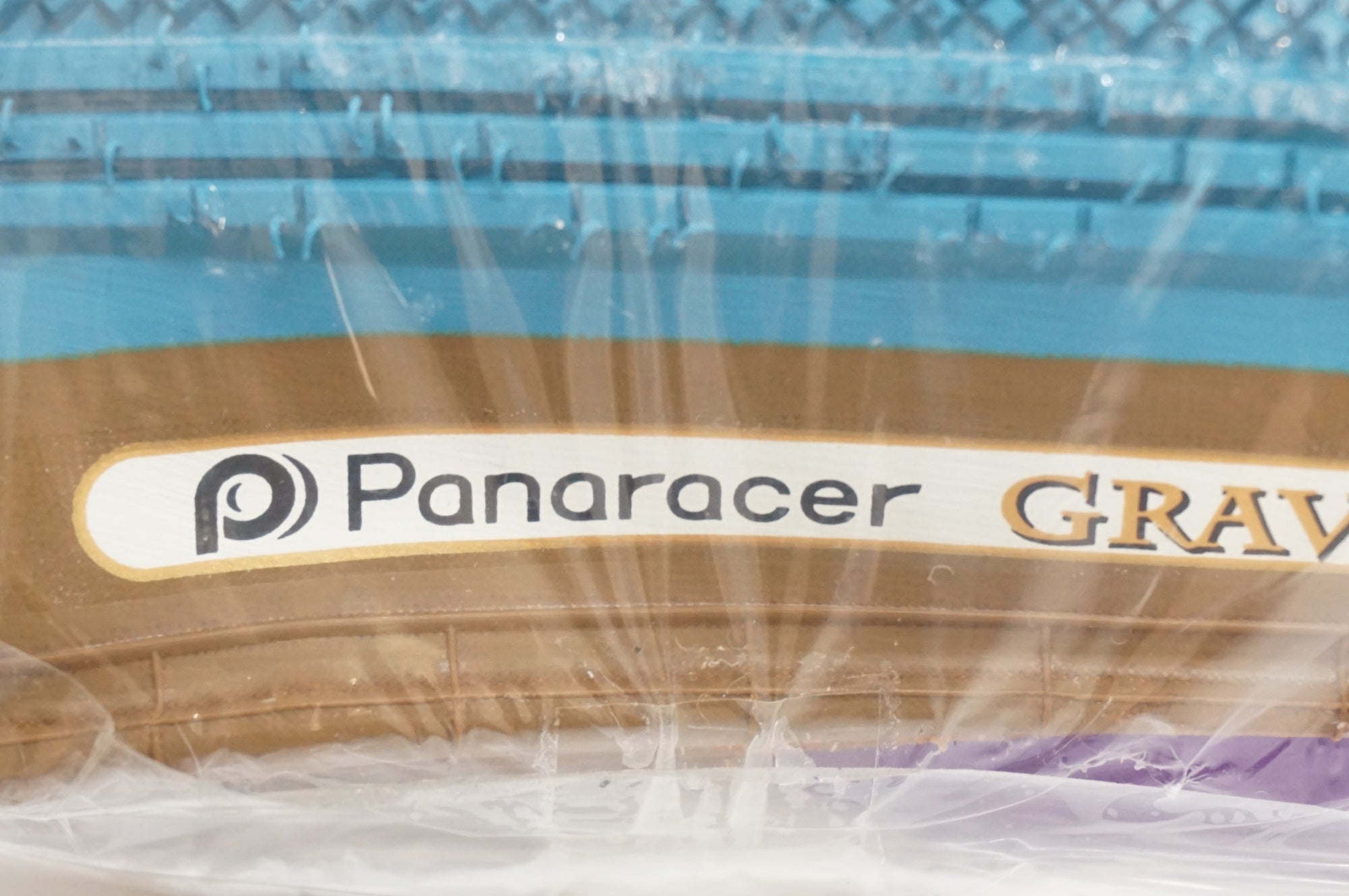 PANARACER 「パナレーサー」 GRAVELKING SEMI SLICK TLC 700×43C タイヤ / 福岡店