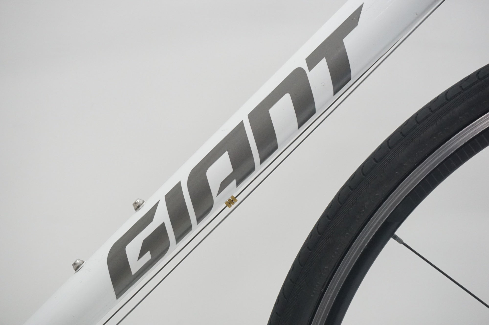 GIANT 「ジャイアント」 ESCAPE R3 MS 2022年モデル クロスバイク