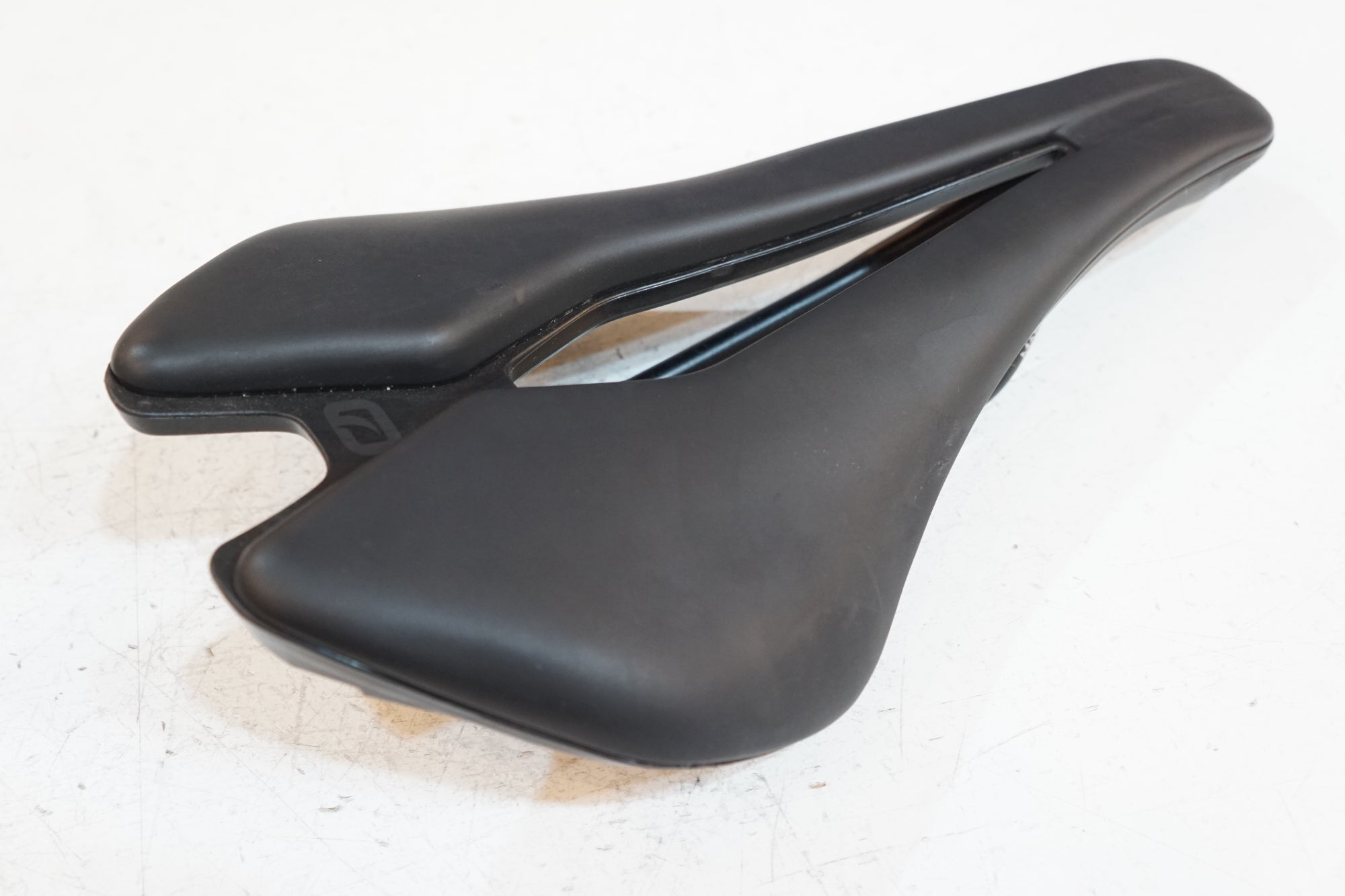 MOST 「モスト」 LYNX ULTRA 145mm サドル / バイチャリ浦和ベース