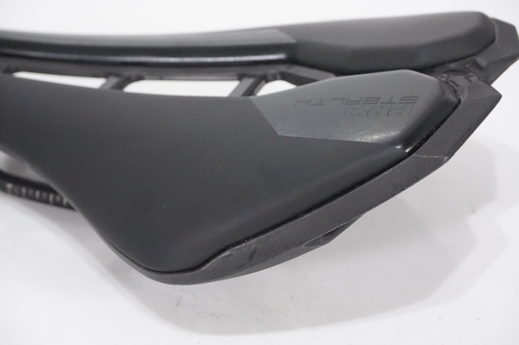 SHIMANO 「シマノ」 PRO STEALTH PERFORMANCE サドル / AKIBA店