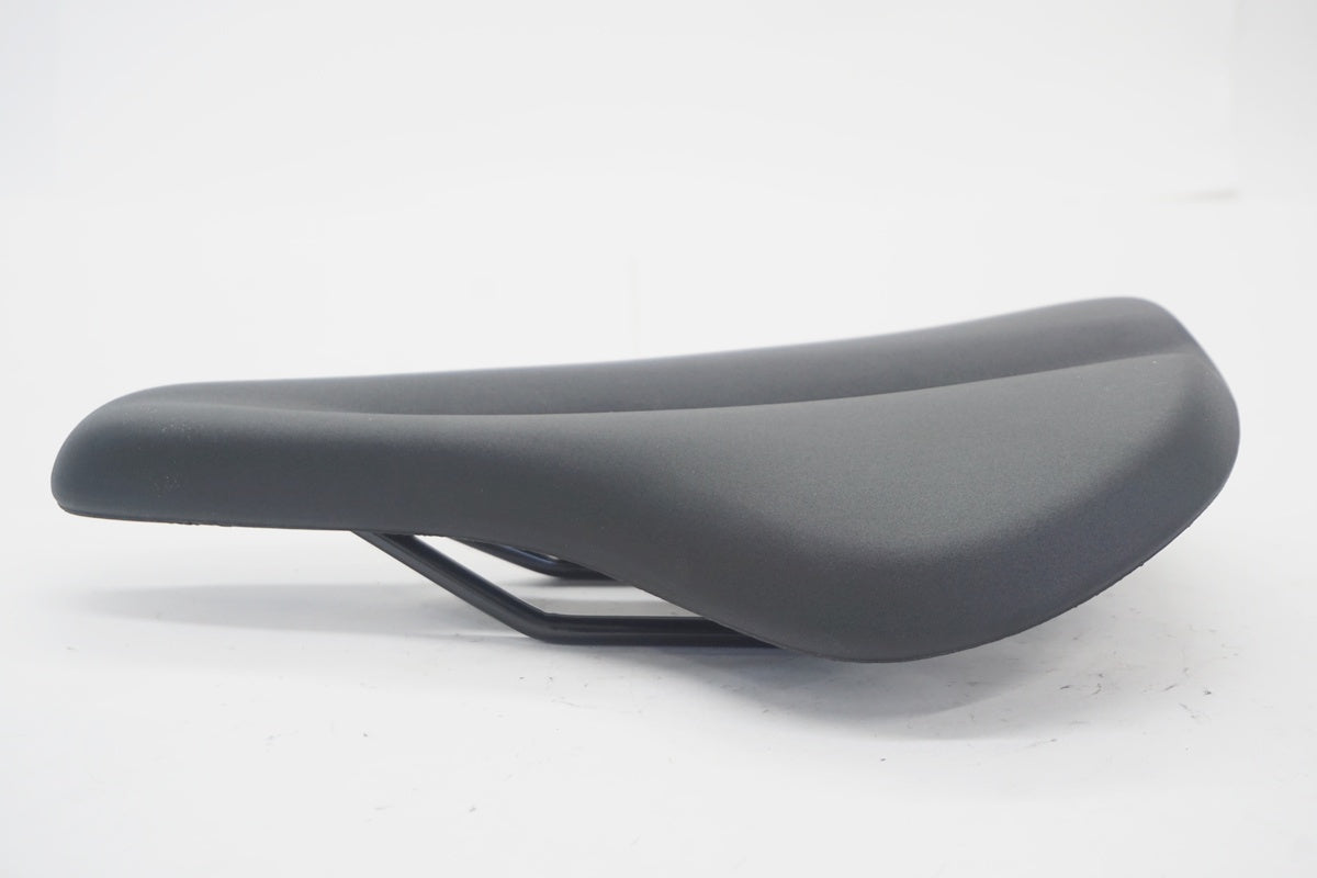 BONTRAGER「ボントレガー」 COMMUTER COMP サドル / 京都八幡店