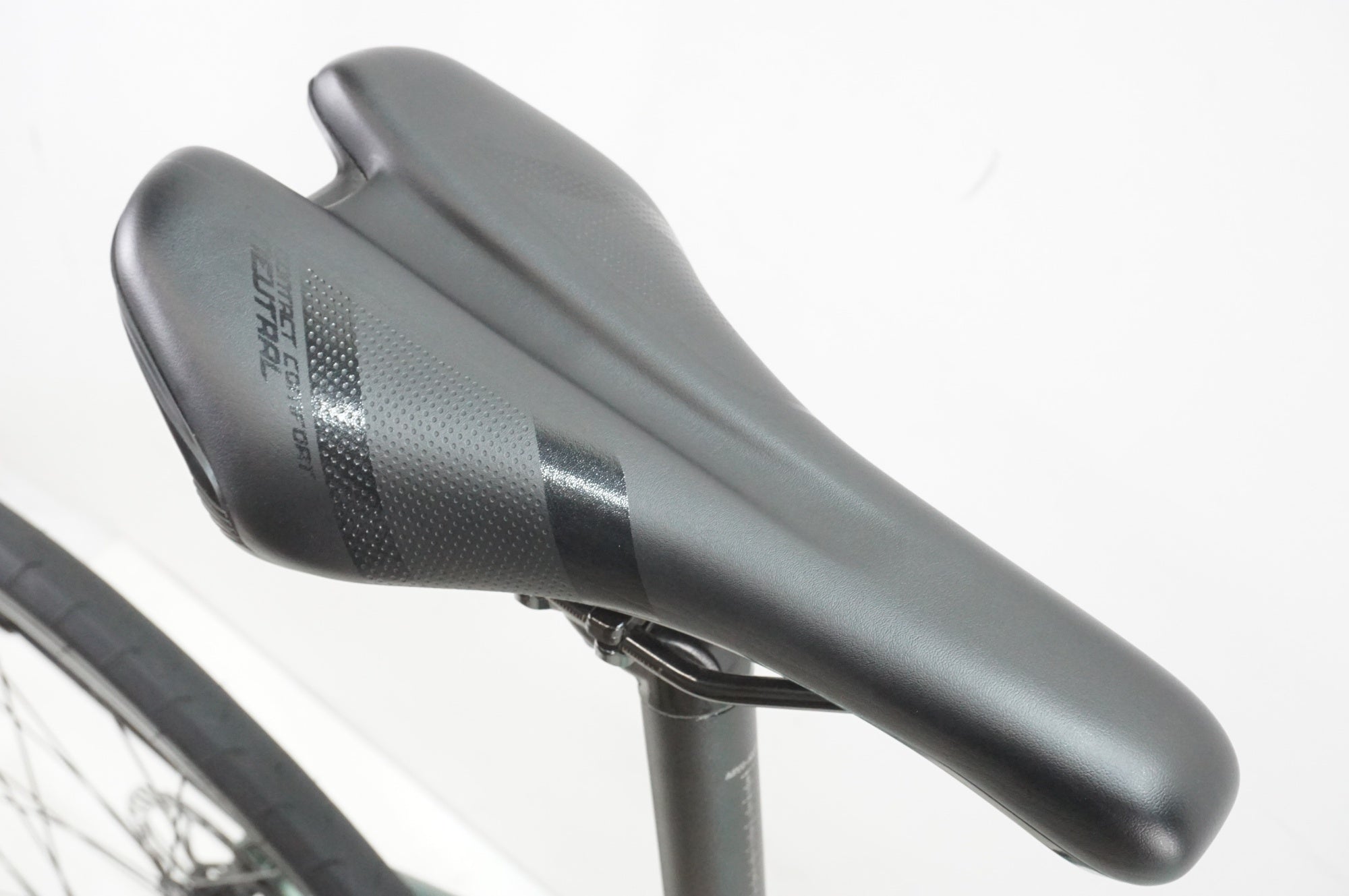 GIANT 「ジャイアント」 ESCAPE RX2 DISC LTD 2023年モデル クロスバイク / 大宮店