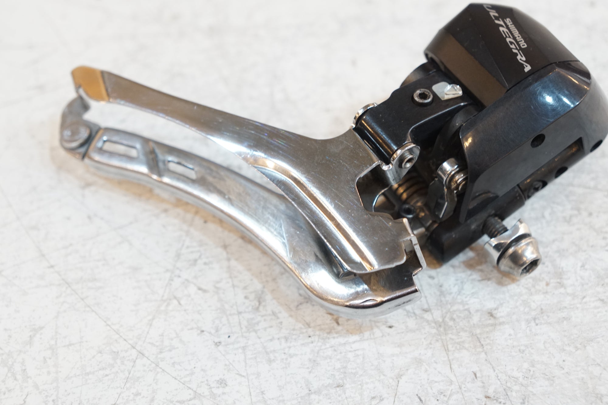 SHIMANO 「シマノ」 ULTEGRA FD-6870 フロントディレイラー