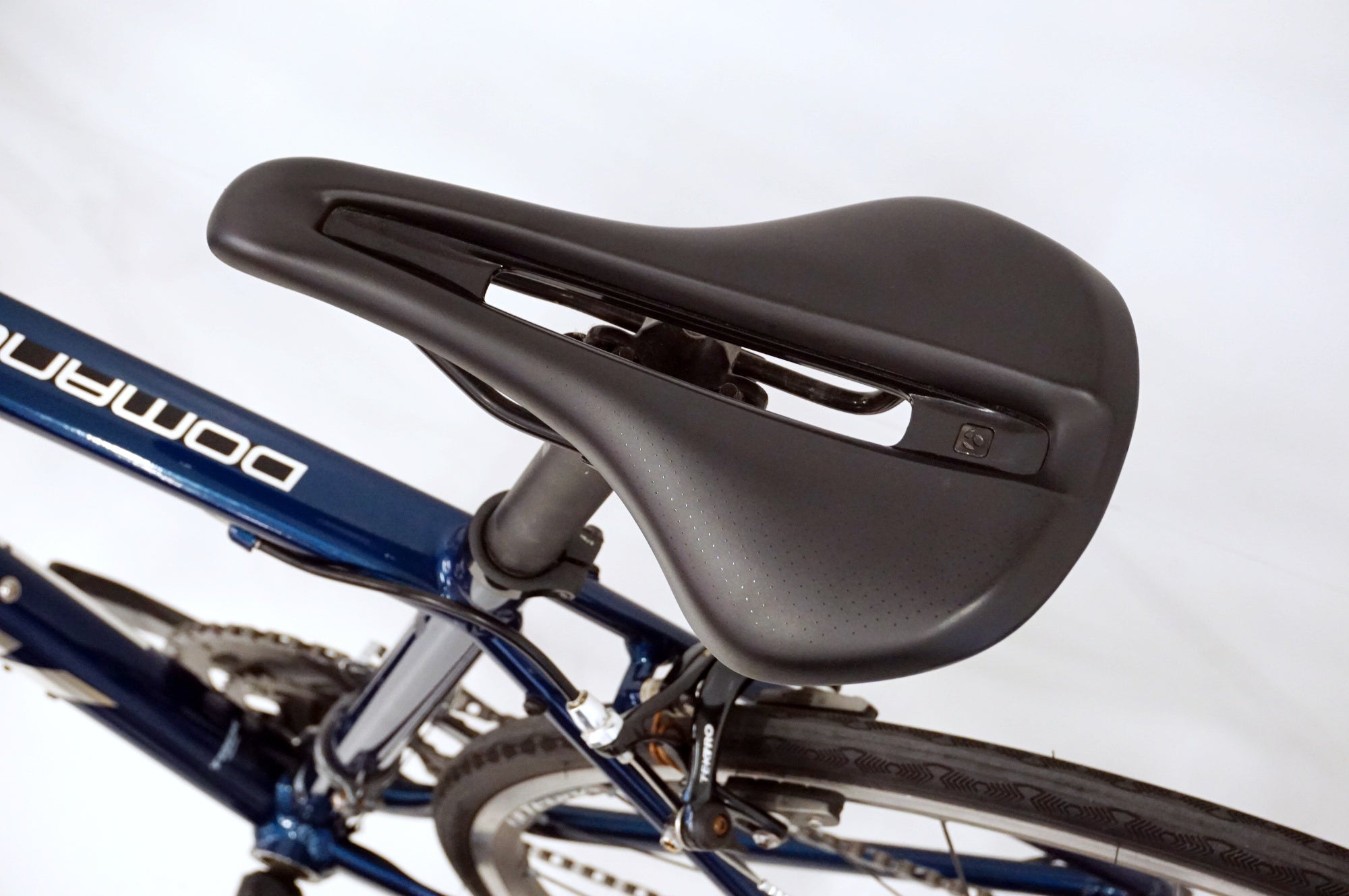 TREK 「トレック」 DOMANE AL 2 RIM 2021-2024年モデル ロードバイク