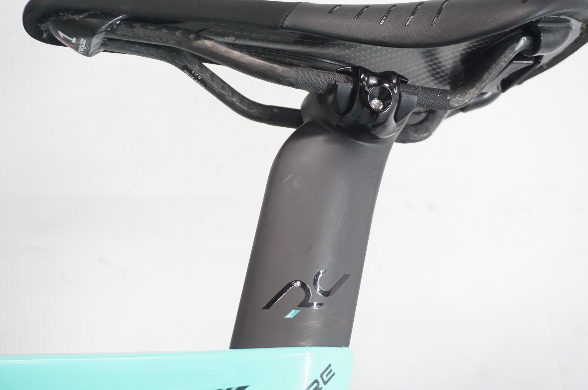 BIANCHI 「ビアンキ」 OLTRE COMP 105 Di2 2024年モデル ロードバイク / 阪急塚口店