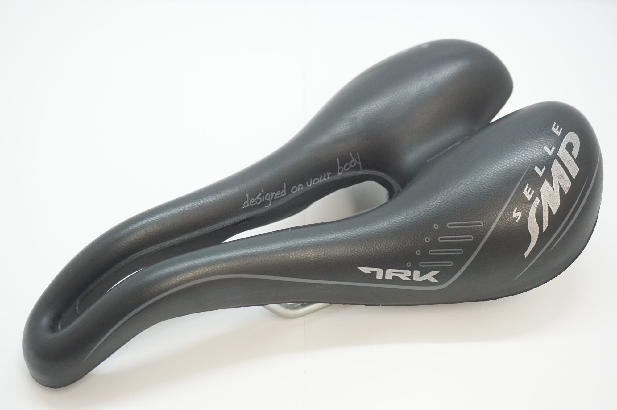 SELLE SMP 「セラエスエムピー」 TRK サドル / 福岡アイランドシティ店