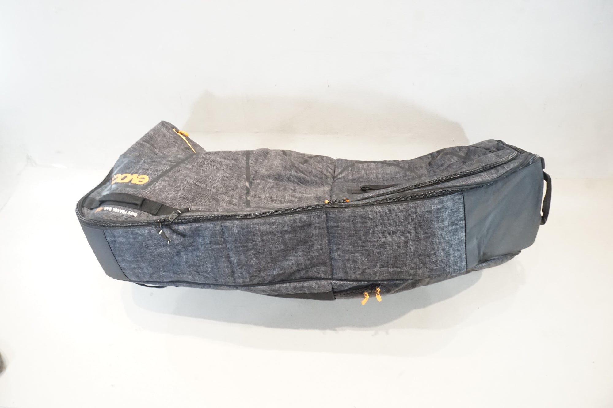 EVOC 「イーボック」 MACASKILL トラベルバッグ / 横浜戸塚店