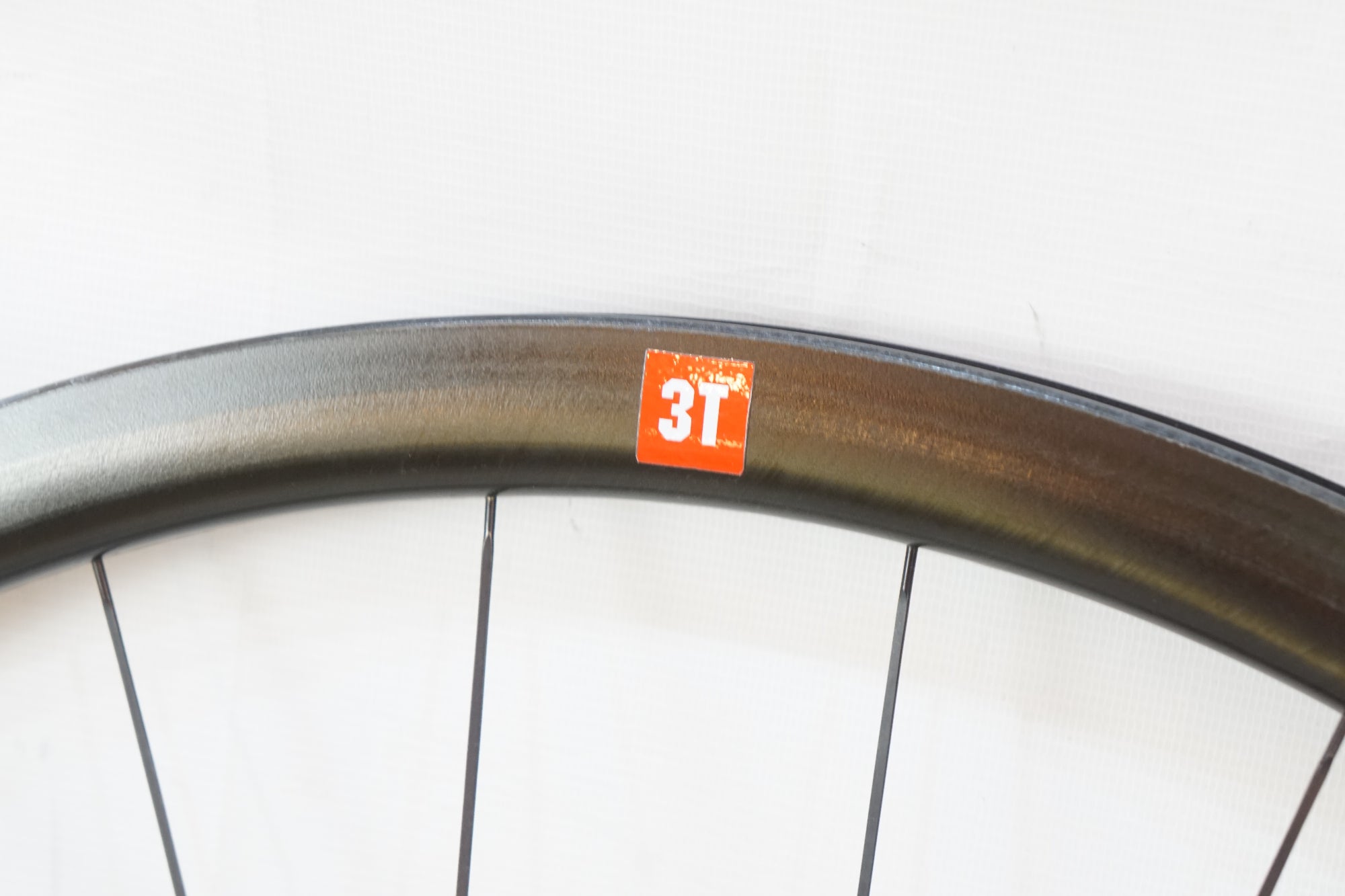 3T 「スリーティー」 DISCUS C35 TEAM STEALTH シマノ11速 ホイールセット / バイチャリ浦和ベース