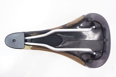 ADEPT 「アデプト」 HYRIDE サドル / バイチャリ世田谷店