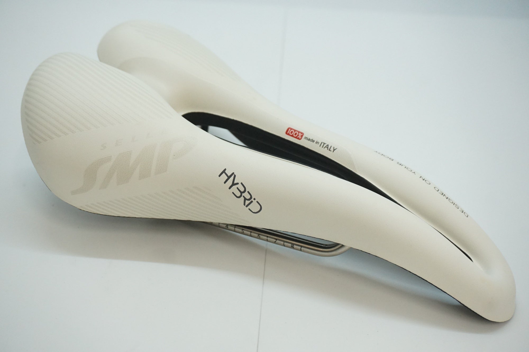 SELLE SMP 「セラエスエムピー」 HYBRID サドル / 福岡アイランドシティ店