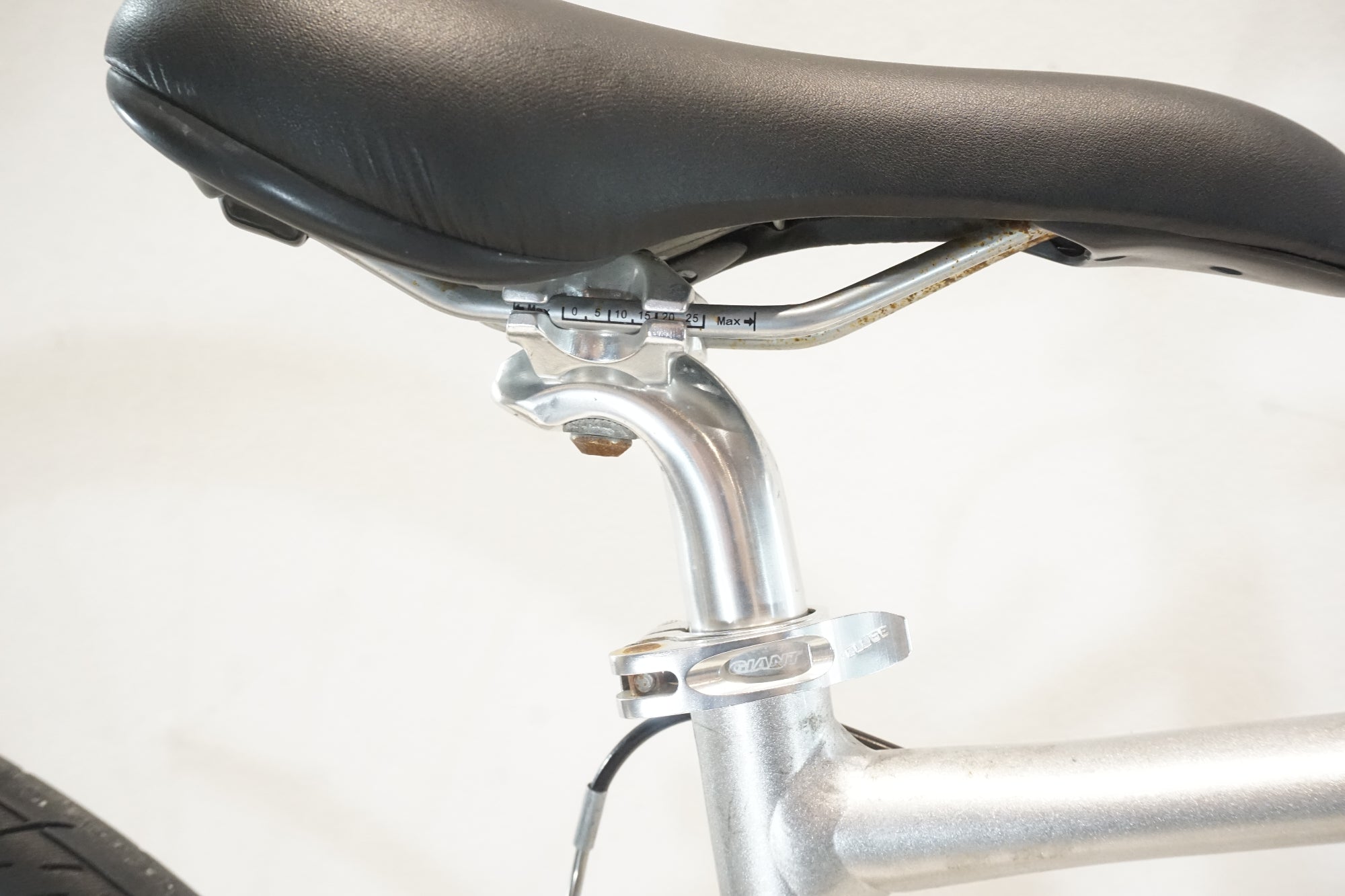 GIANT 「ジャイアント」 GRAVIER 2015年モデル クロスバイク / 横浜戸塚店