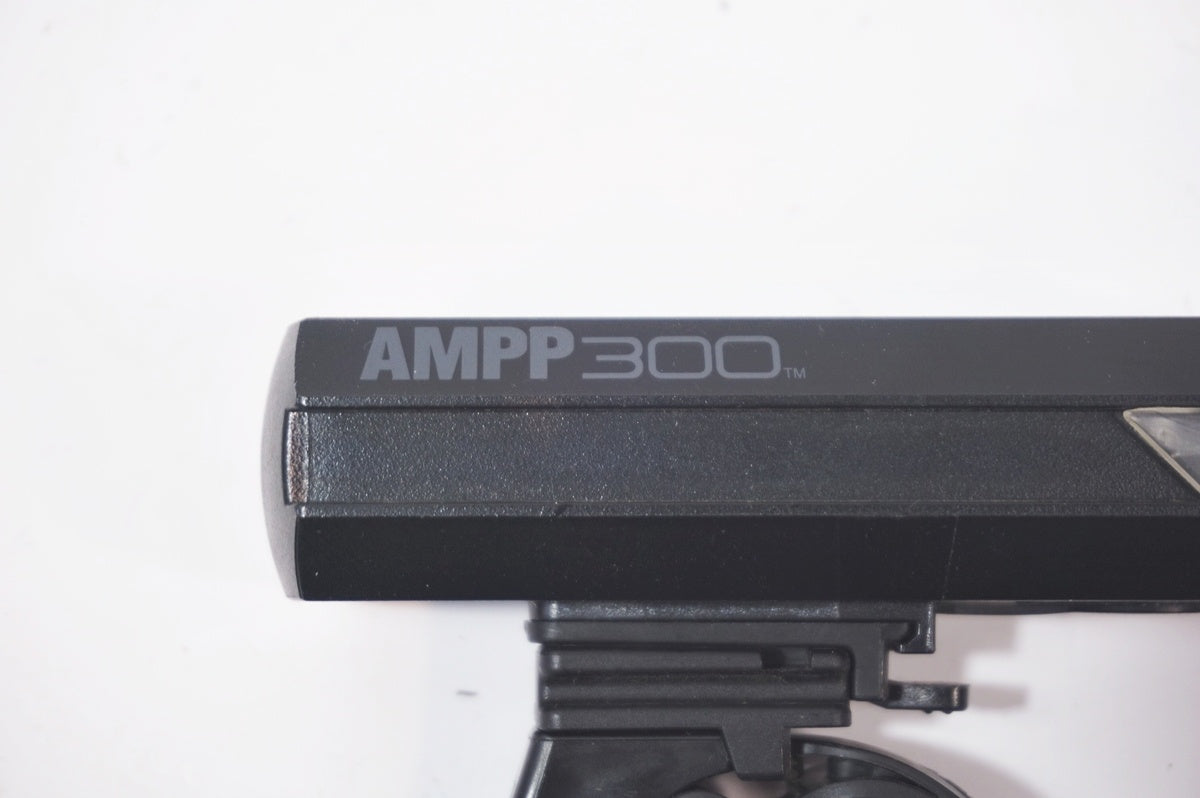 CATEYE 「キャットアイ」 AMPP300 フロントライト / バイチャリ世田谷店