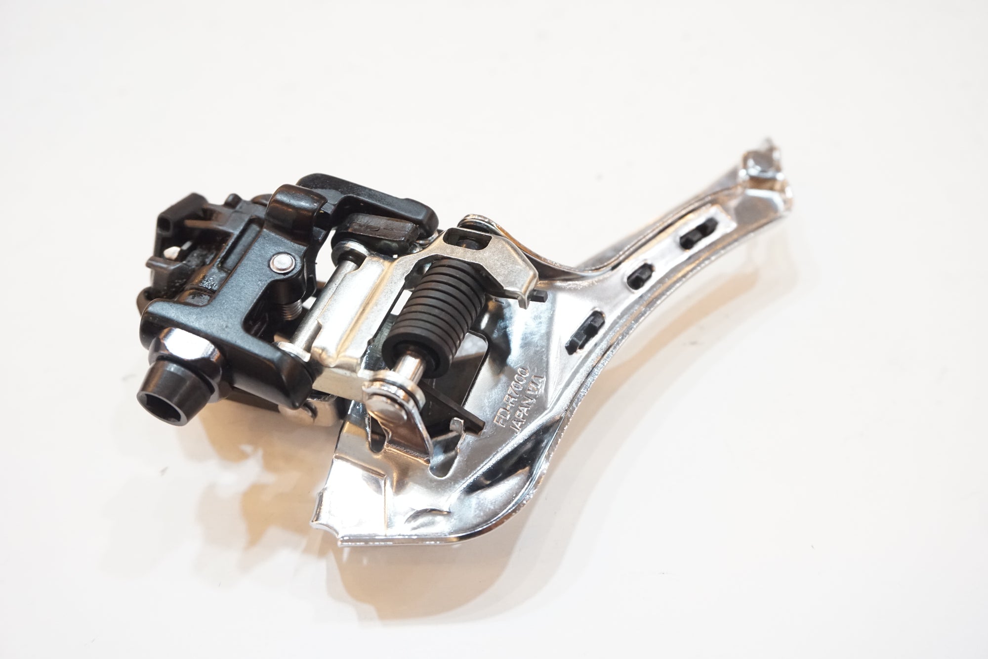 売れ筋アイテムラン SHIMANO 「シマノ」 105 FD-R7000 フロントディレイラー パーツ