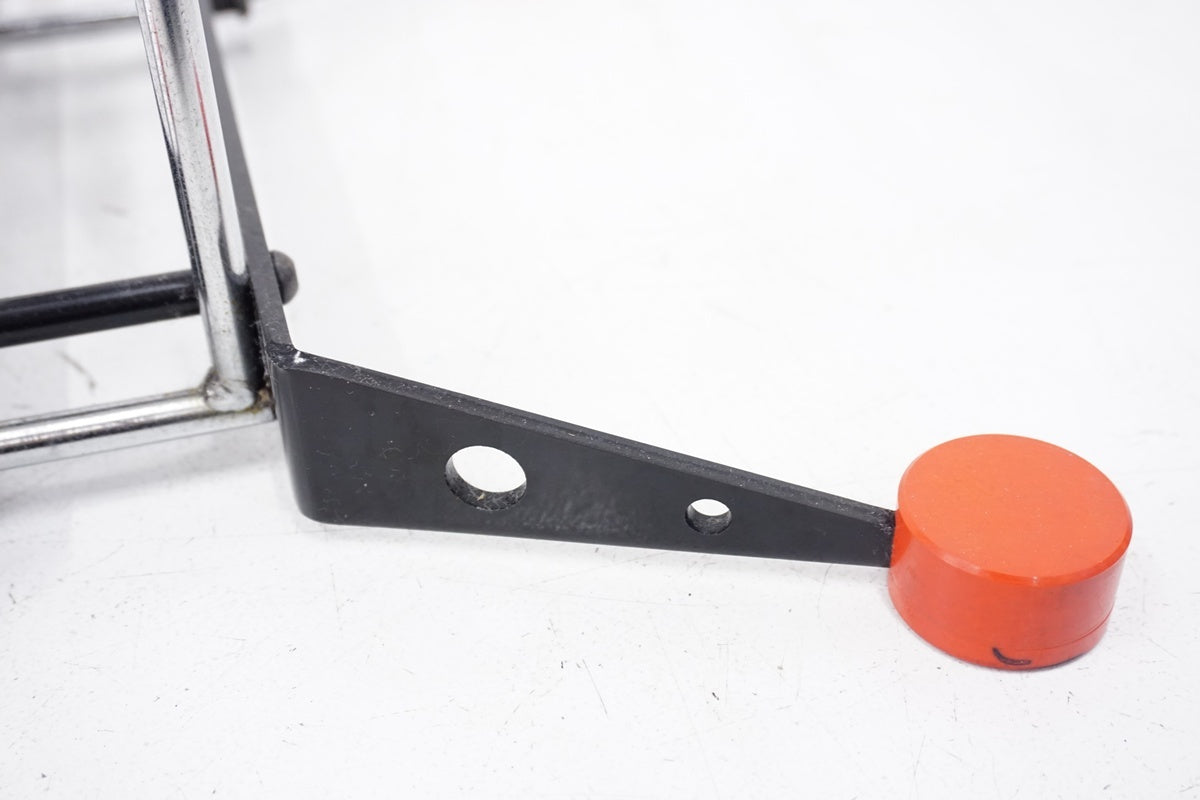 iWA「イワ」 1 ディスプレイスタンド / 浜松店