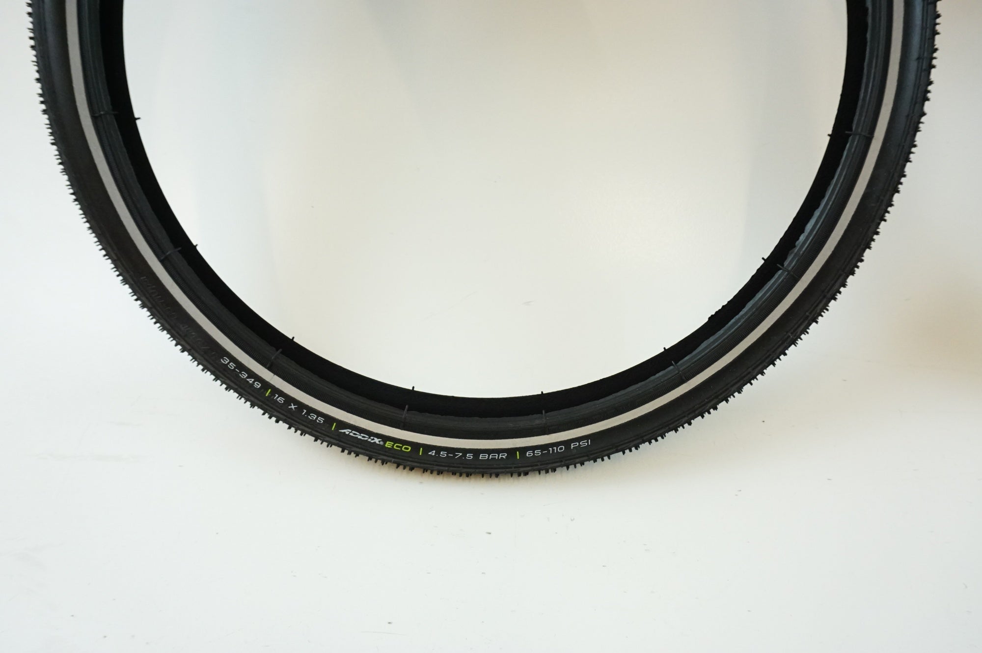 SCHWALBE 「シュワルベ」 マラソン 16X1.35 / 浜松店