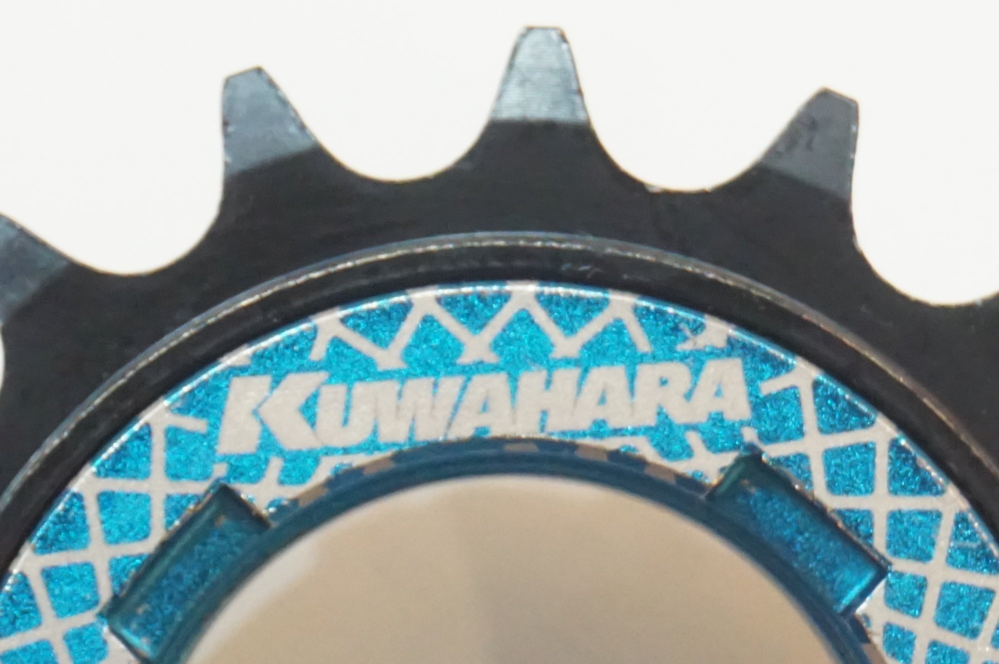 UNVER×KUWAHARA 「アンバー×クワハラ」 diavolo free wheel 17T コグ / 浦和ベース