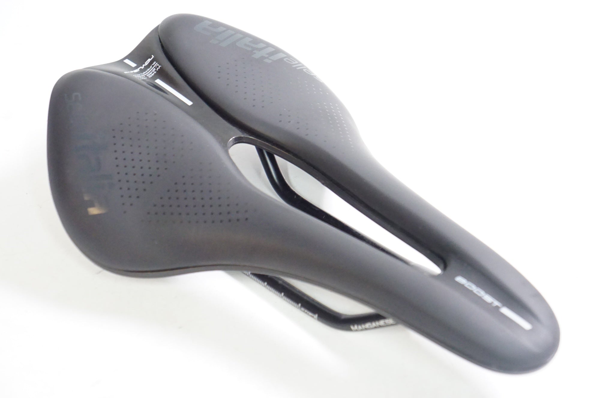 SELLE ITALIA 「セラ イタリア」 NOVUS BOOST EVO SUPERFLOW サドル / 熊谷本店