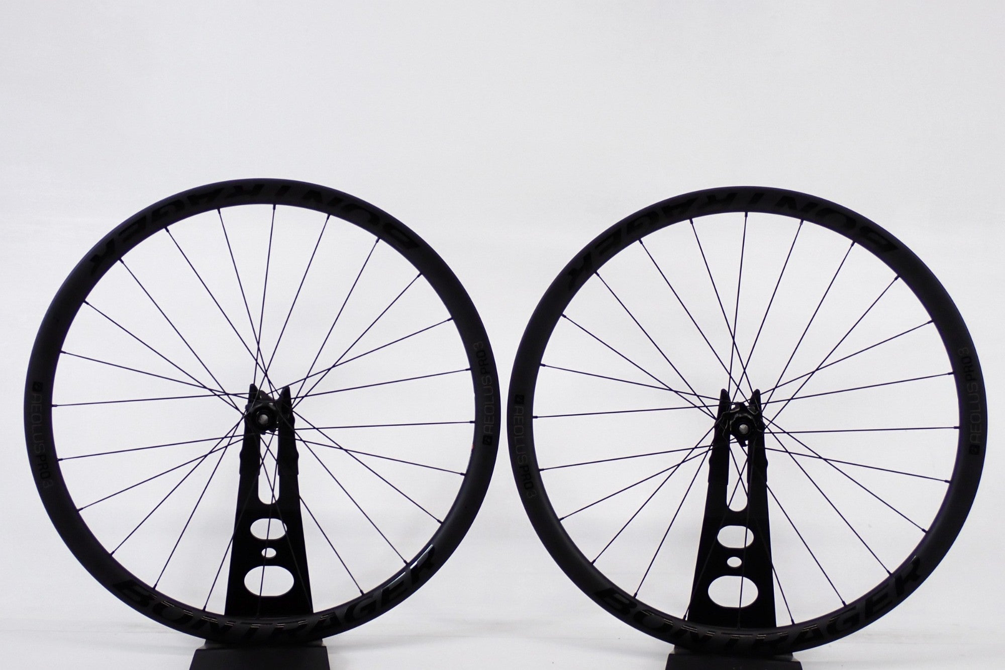 BONTRAGER 「ボントレガー」 AEOLUS PRO 3 TLR DISC シマノ11速