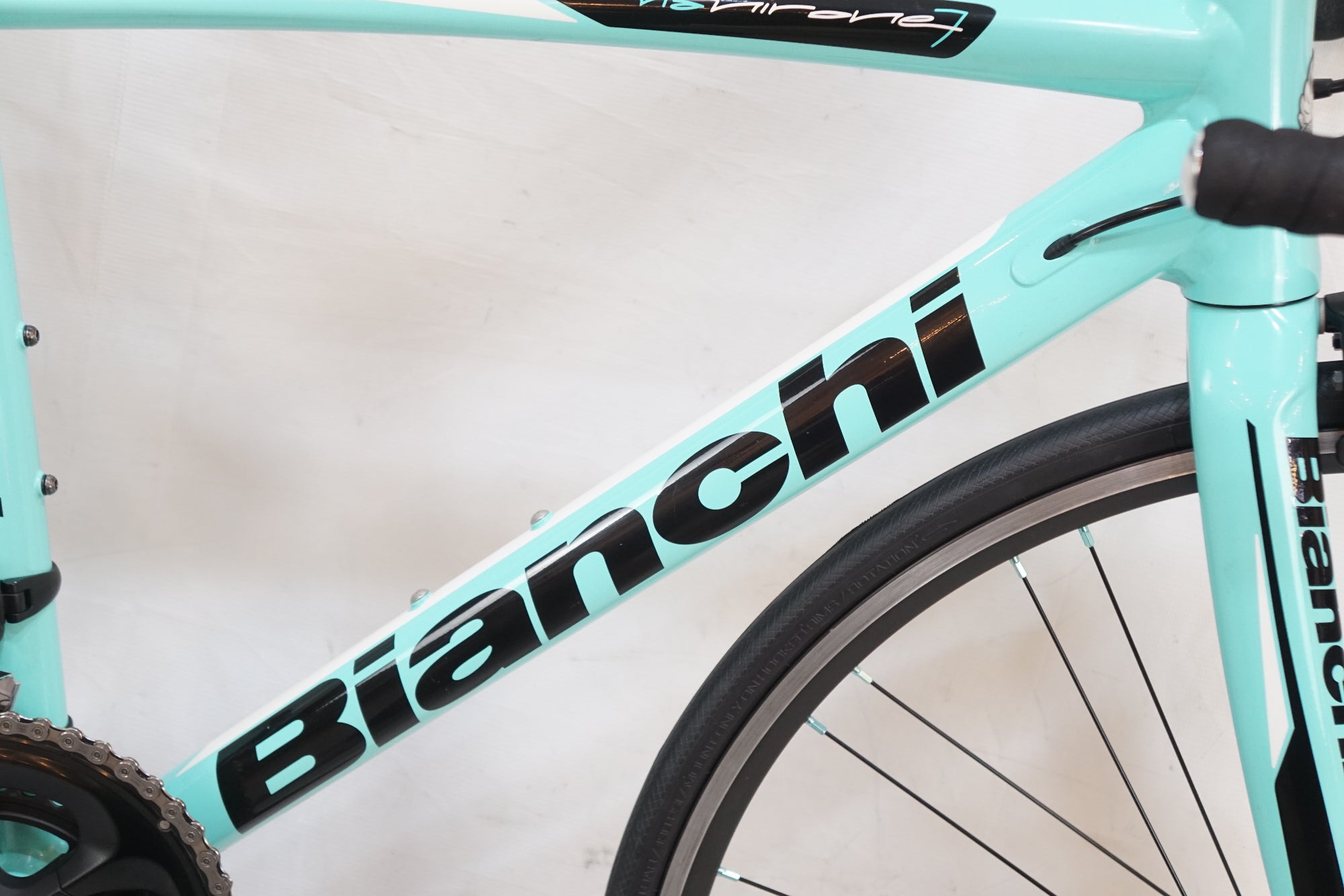 via Bianchi 自転車本体 nilone7 SHIMANO 7 NIRONE VIA 初心者のロードバイクデビューに最適！ビアンキ 105 2019 自転車本体