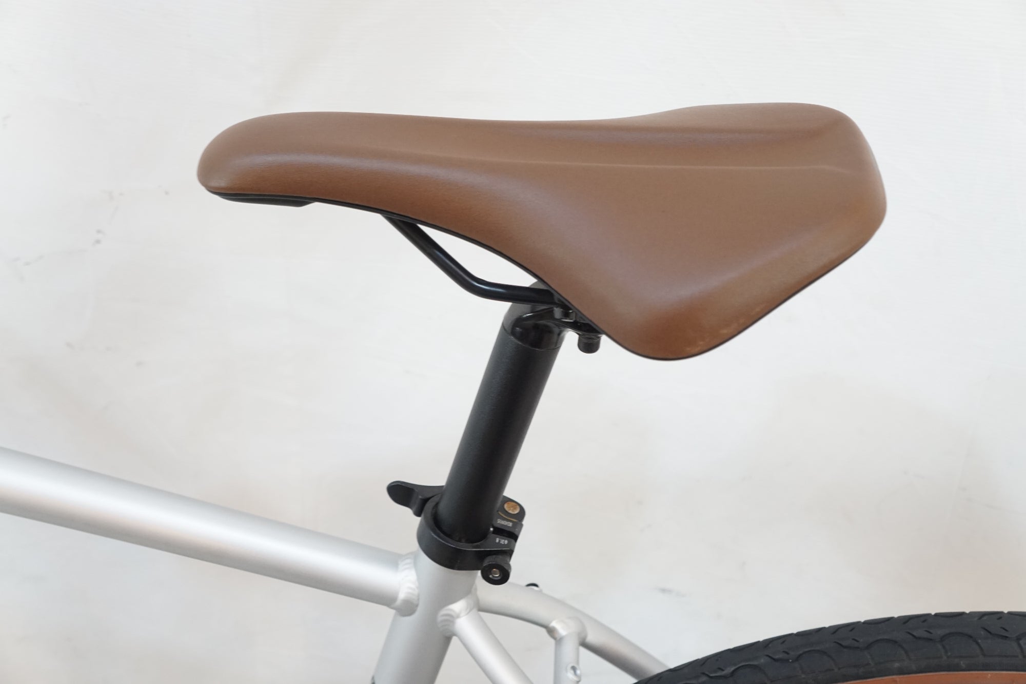 GIANT 「ジャイアント」 ESCAPE R DISC 2025年モデル クロスバイク / バイチャリ浦和ベース