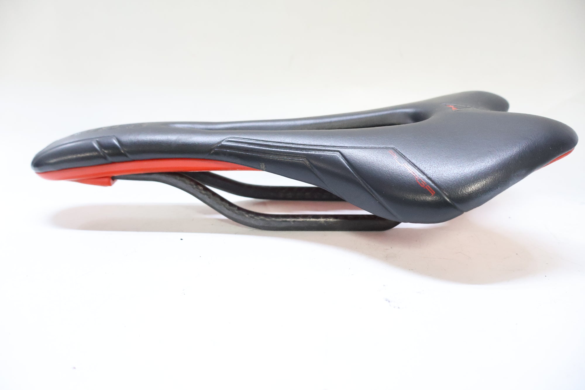 ASTVTE 「アスチュート」 SKYLITE VT 3.0 PILARGA カーボンレール