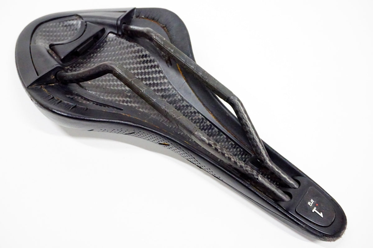 FIZIK 「フィジーク」 ARIONE R1 サドル / 名古屋大須店