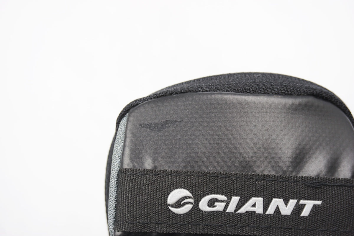 GIANT 「ジャイアント」 サドルバッグ / 奈良店