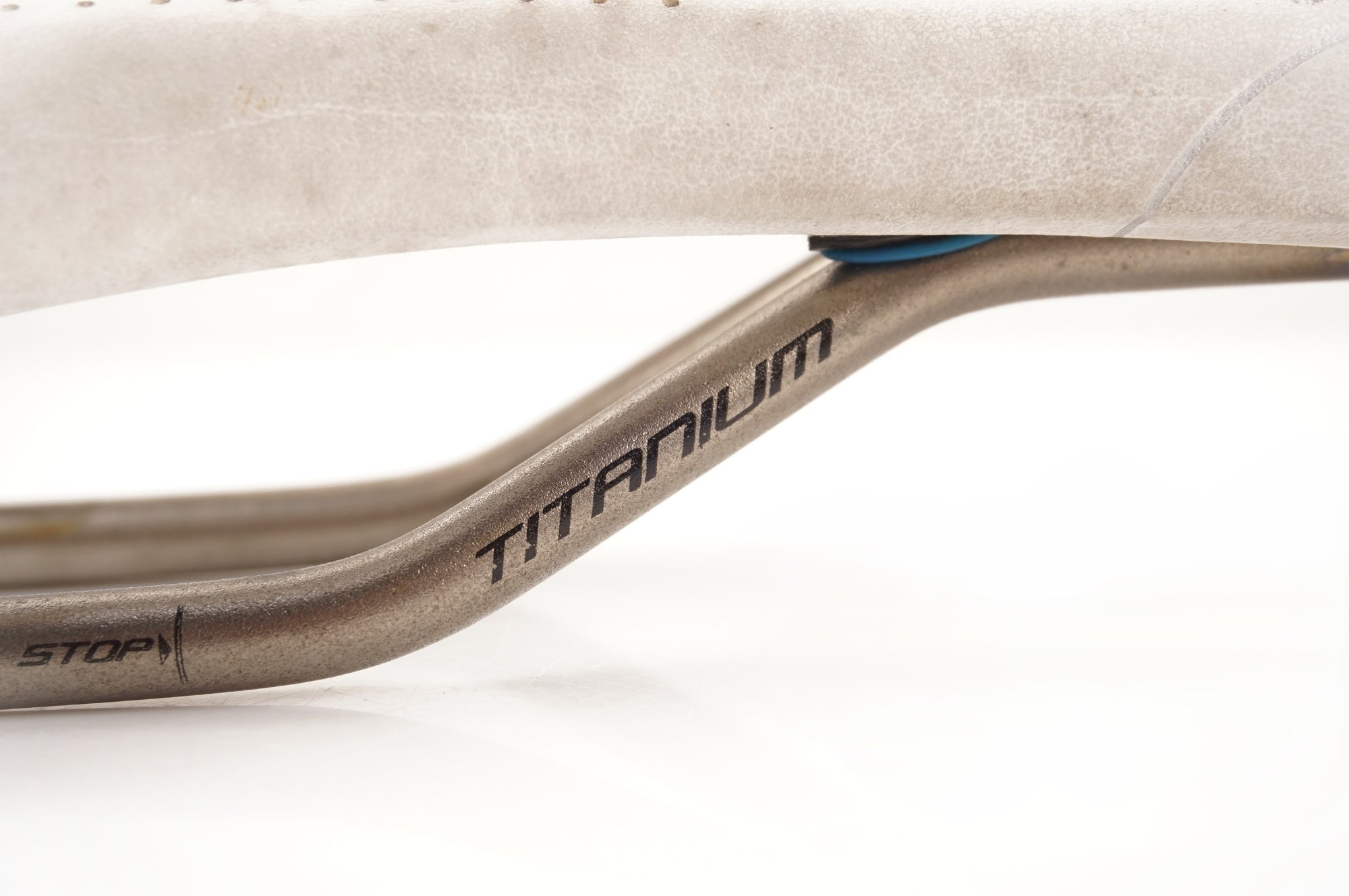 SELLE ITALIA 「セライタリア」 SLR SUPER FLOW TITANIUM サドル / 中目黒店