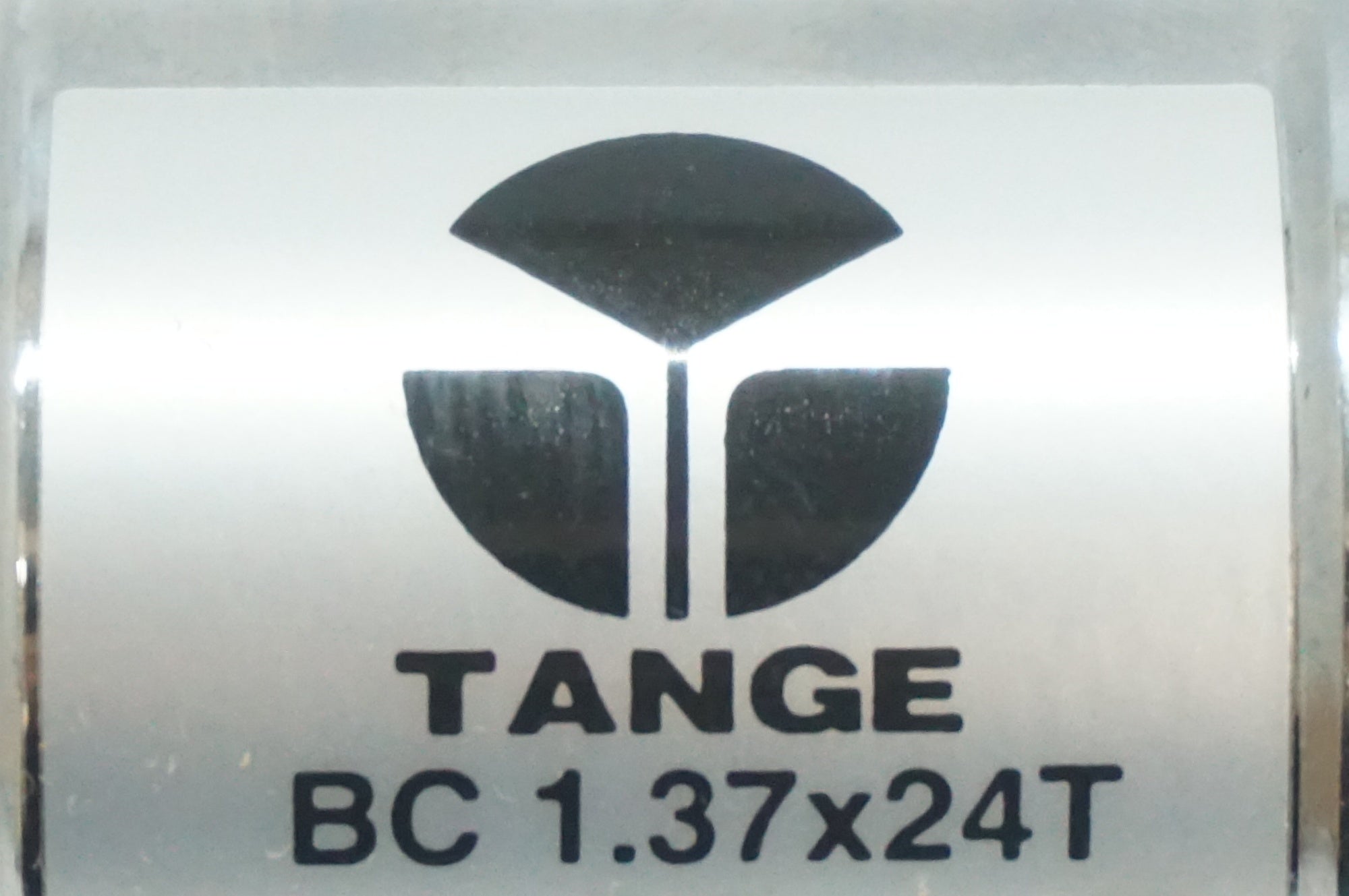 TANGE 「タンゲ」 LN3922 ボトムブラケット / 福岡店