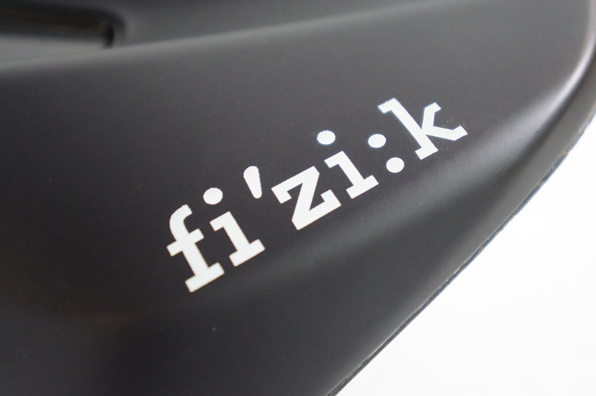 FIZIK 「フィジーク」 TEMPO ARGO R5 サドル / 熊谷本店 ｜ バイチャリ