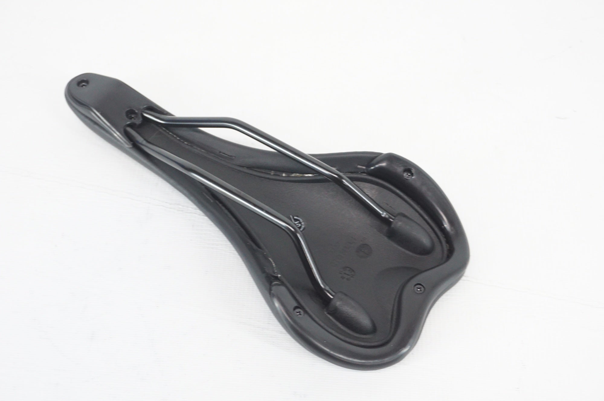 CIONLLI 「シャンリー」 サドル / 阪急塚口店