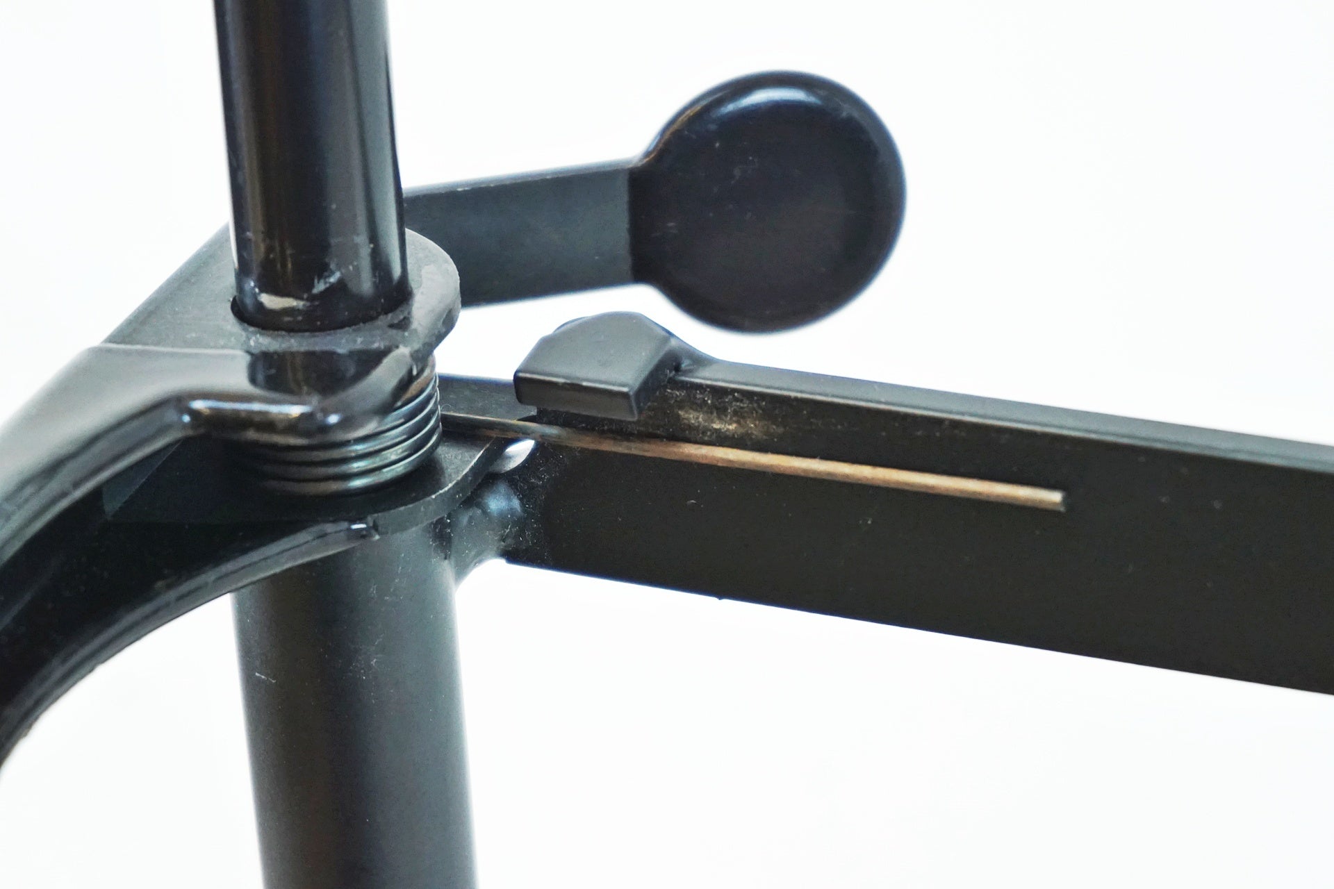 IWA 「イワ」 A01V ディスプレイスタンド / 有明ガーデン店