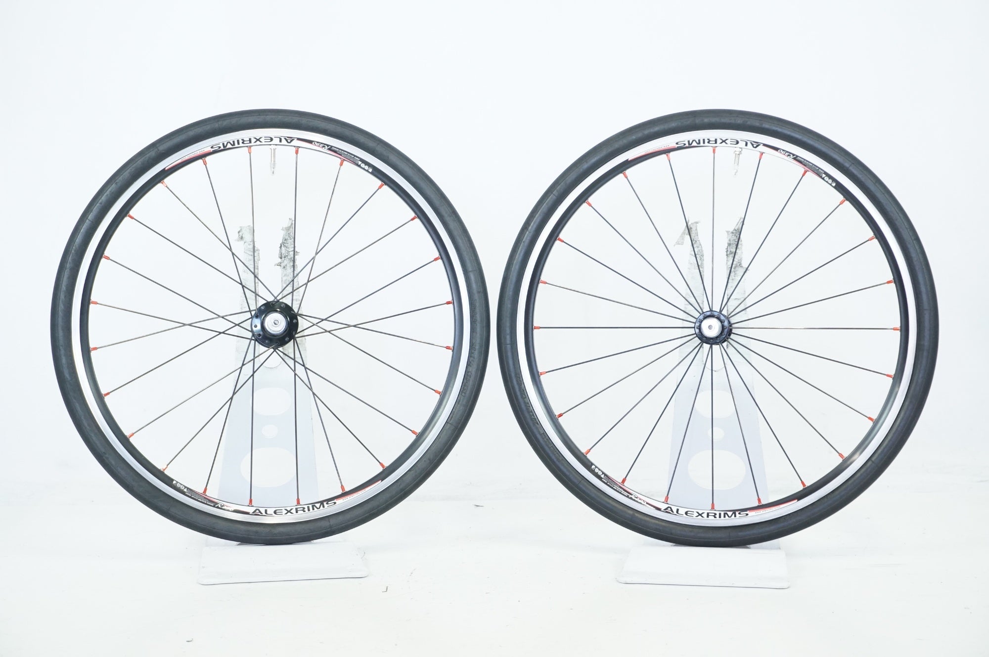 Ultegra 6700 ホイールセット 451 ALEXRIMS R390 ALEXRIMS 「アレックスリム」 R390 リム TNI ハブ 20 (451) SHIMANO