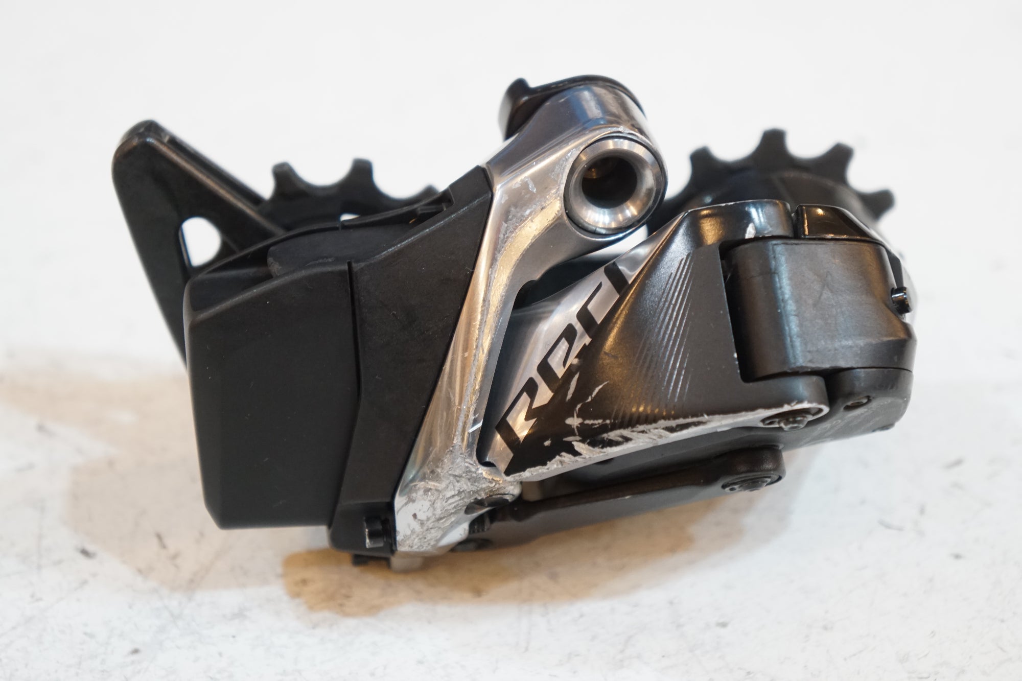 SRAM 「スラム」 RED e-TAP リアディレイラー / バイチャリ浦和ベース