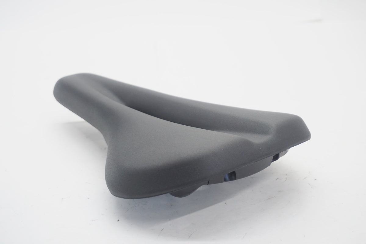 BONTRAGER「ボントレガー」 COMMUTER COMP サドル / 京都八幡店