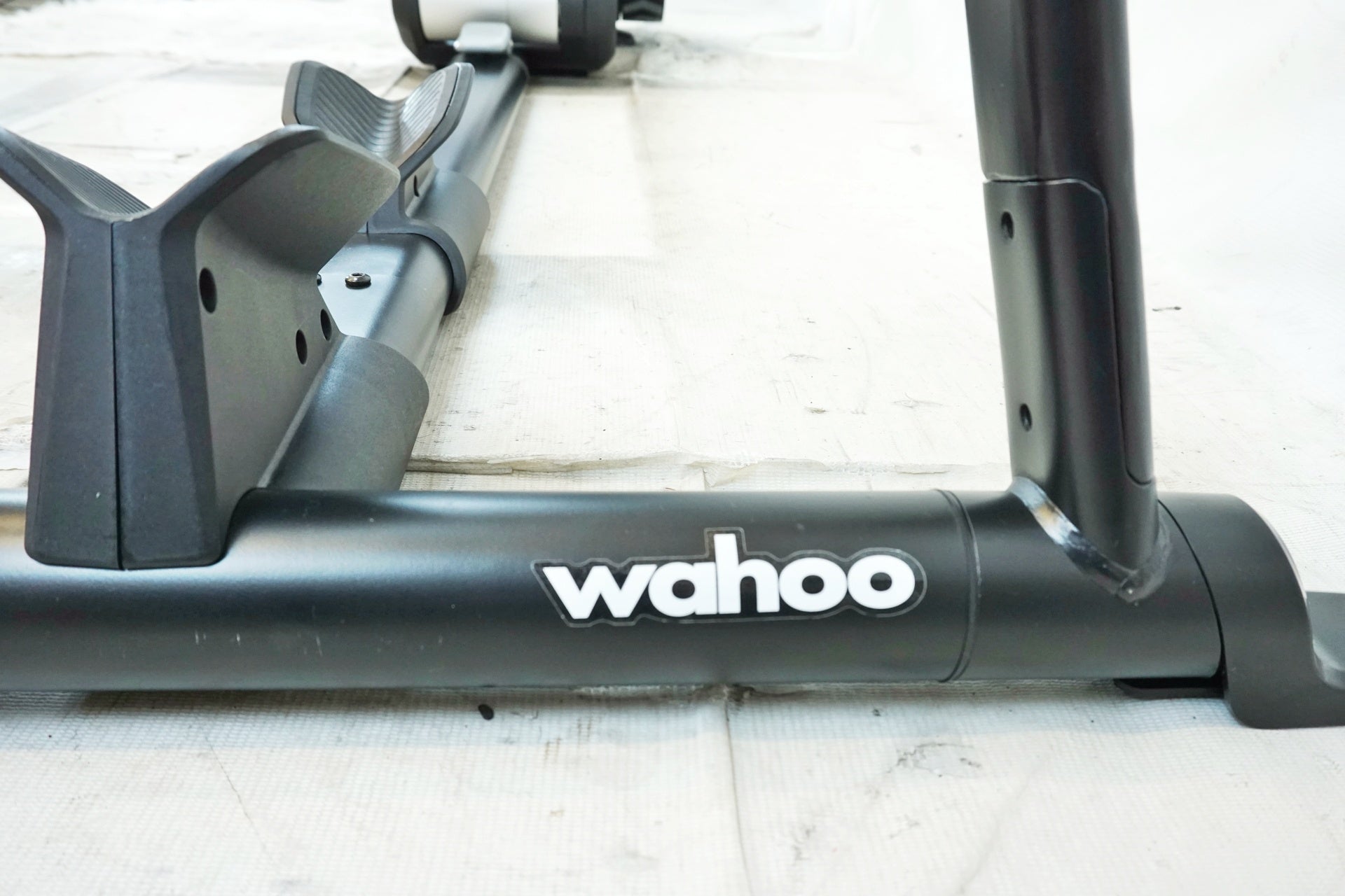 WAHOO 「ワフー」 KICKR ROLLR スマートトレーナー / 有明ガーデン店