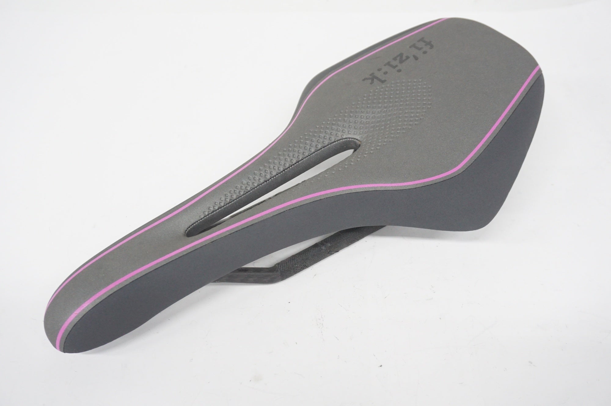 FIZIK 「フィジーク」 LUCE MOBIUS サドル / 阪急塚口店