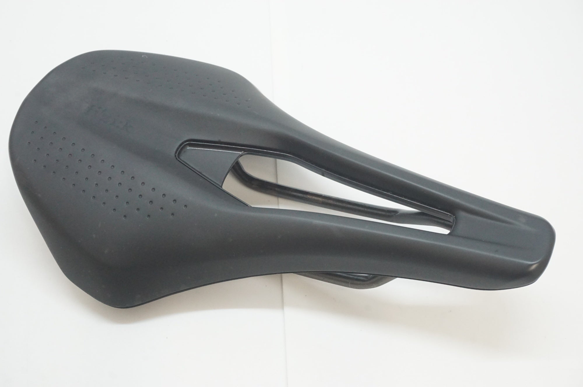 FIZIK 「フィジーク」 TEMPO ARGO R3 サドル / 福岡店