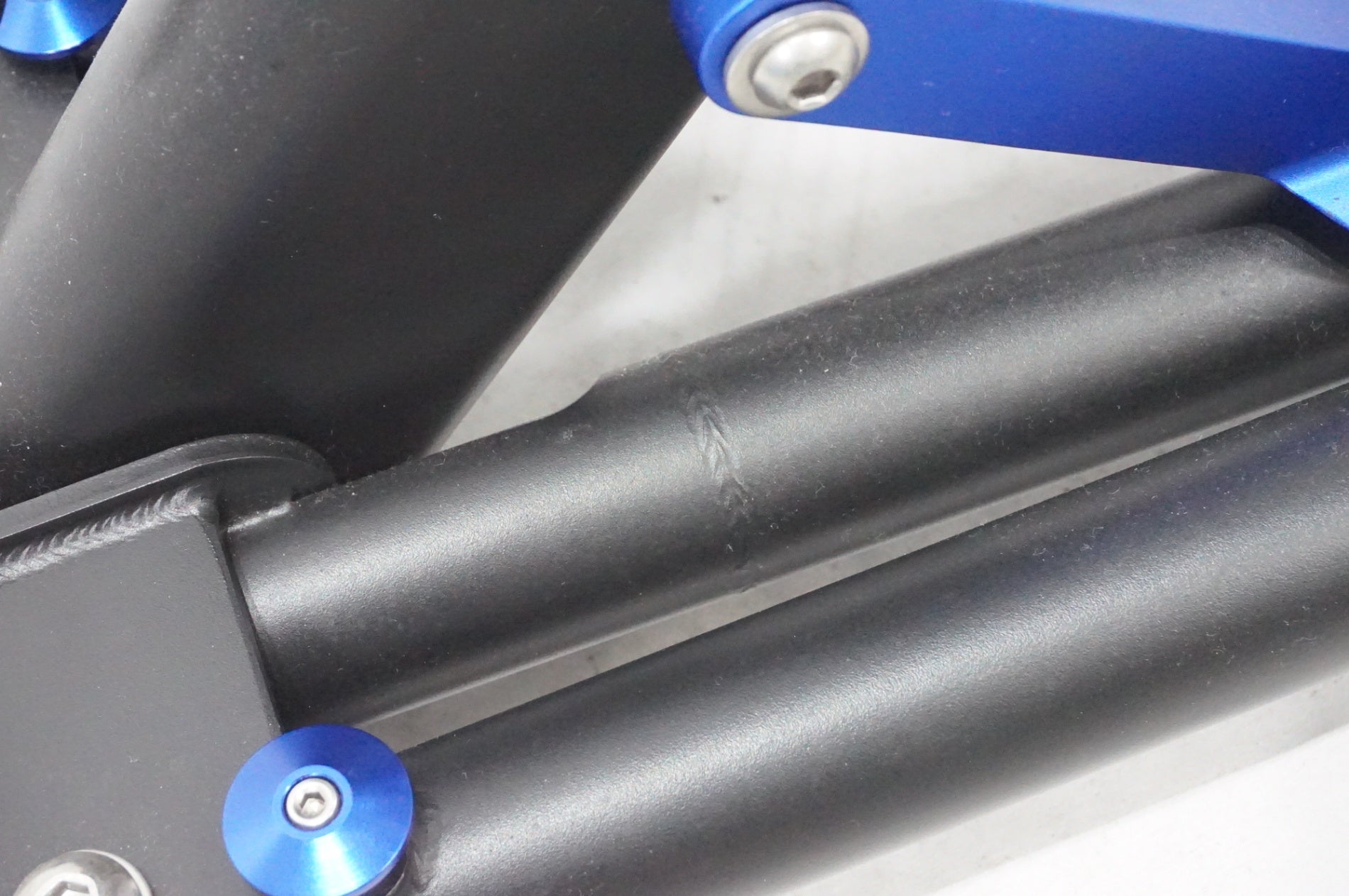 WAHOO 「ワフー」 KICKR V4 WF113 スマートトレーナー / AKIBA店