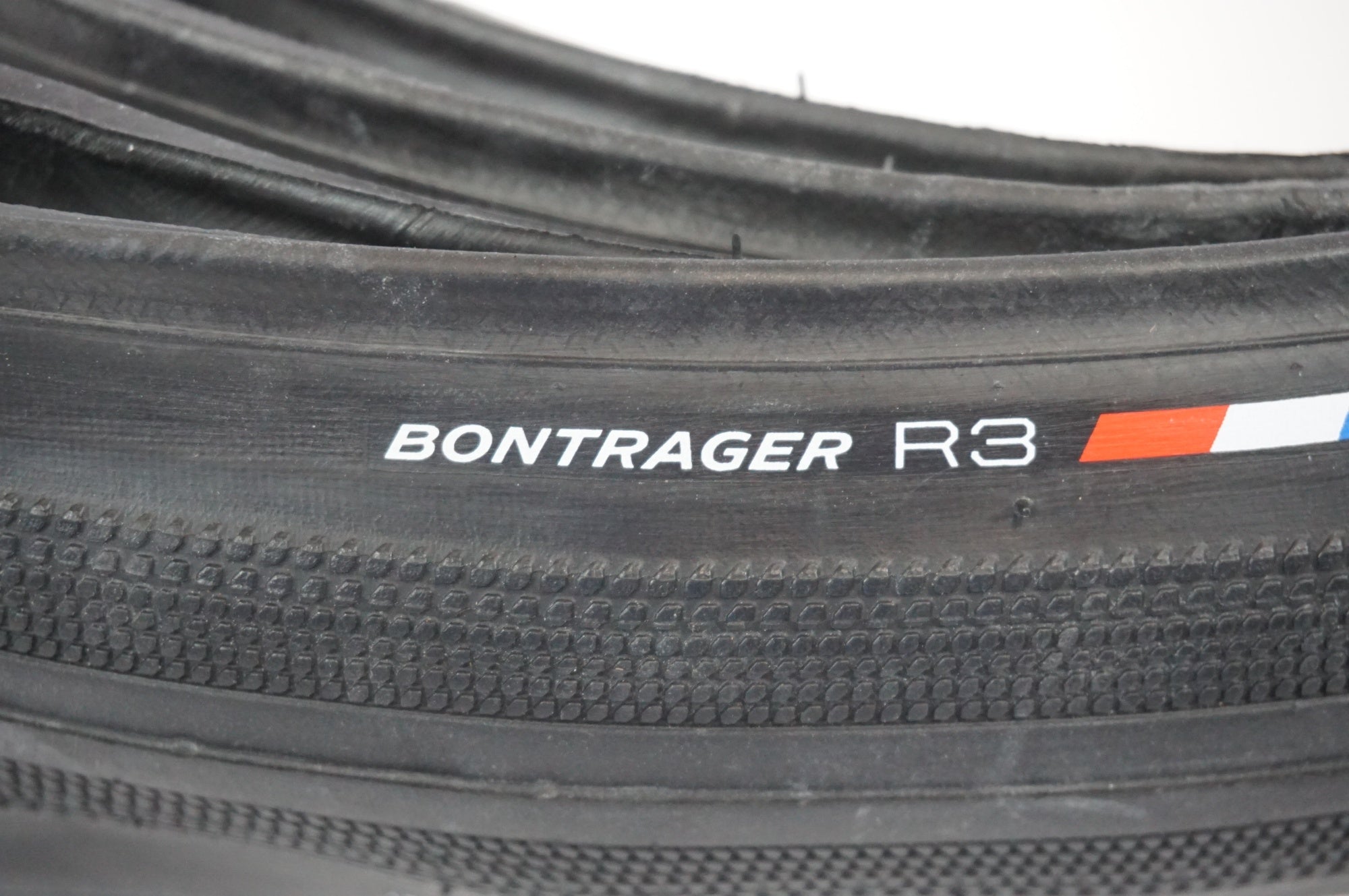 BONTRAGER 「ボントレガー」 R3 700×32 タイヤ / 宇都宮店 ｜ バイチャリ