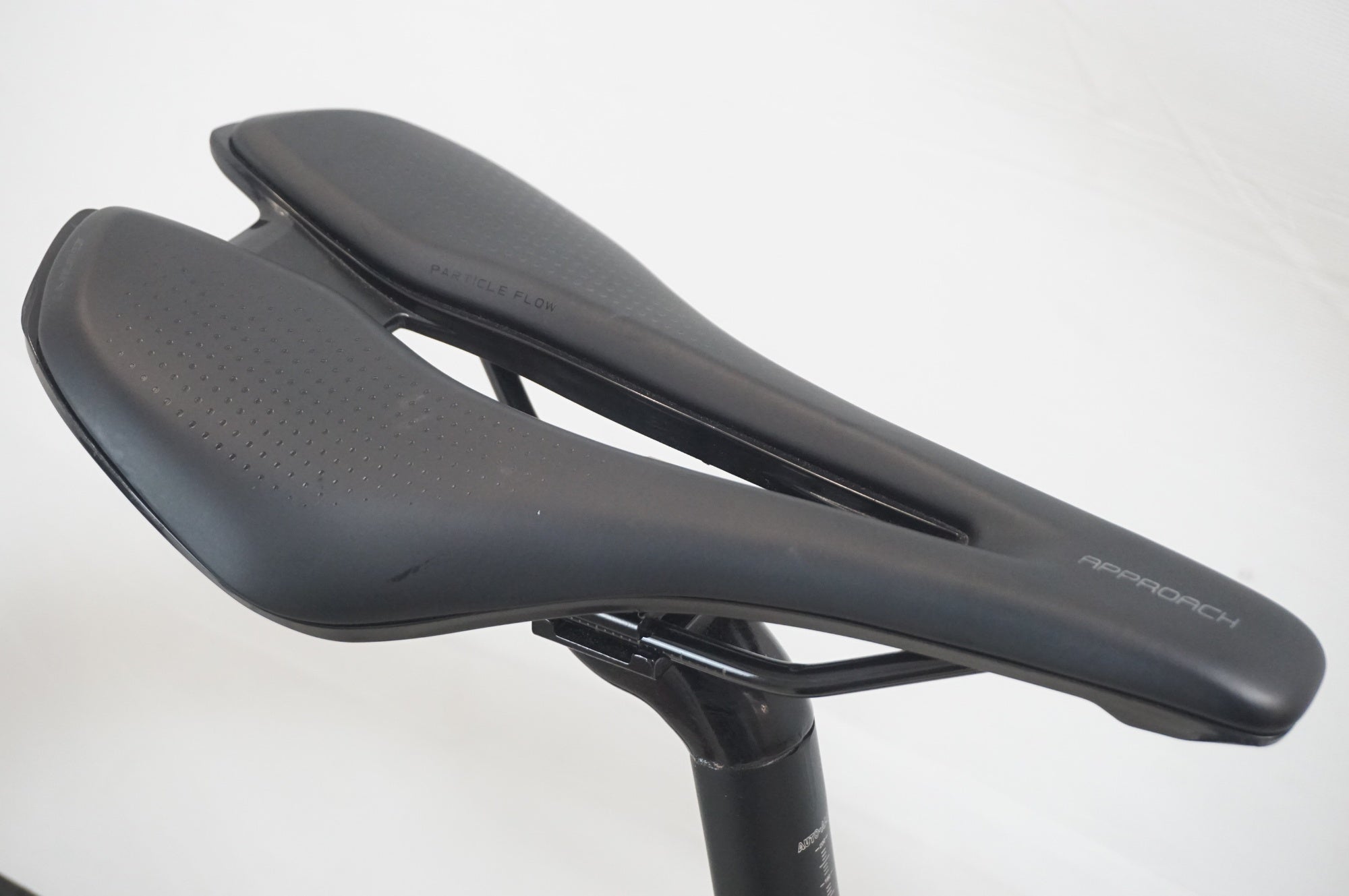 GIANT 「ジャイアント」 CONTEND2 2021年モデル ロードバイク / 福岡店